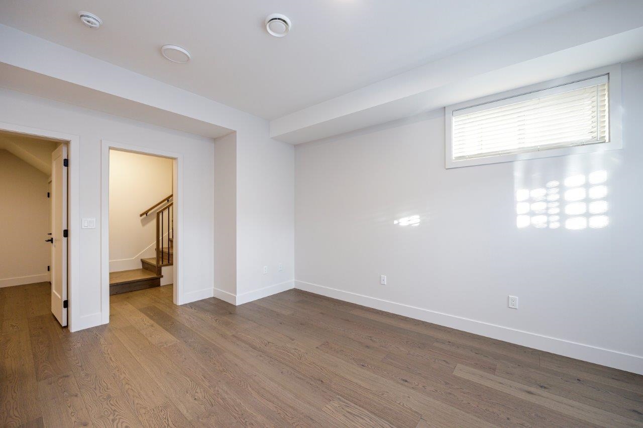 Listing image of 342 E 17TH STREET