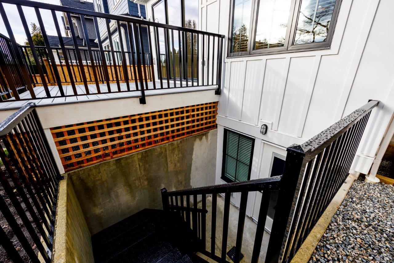 Listing image of 342 E 17TH STREET