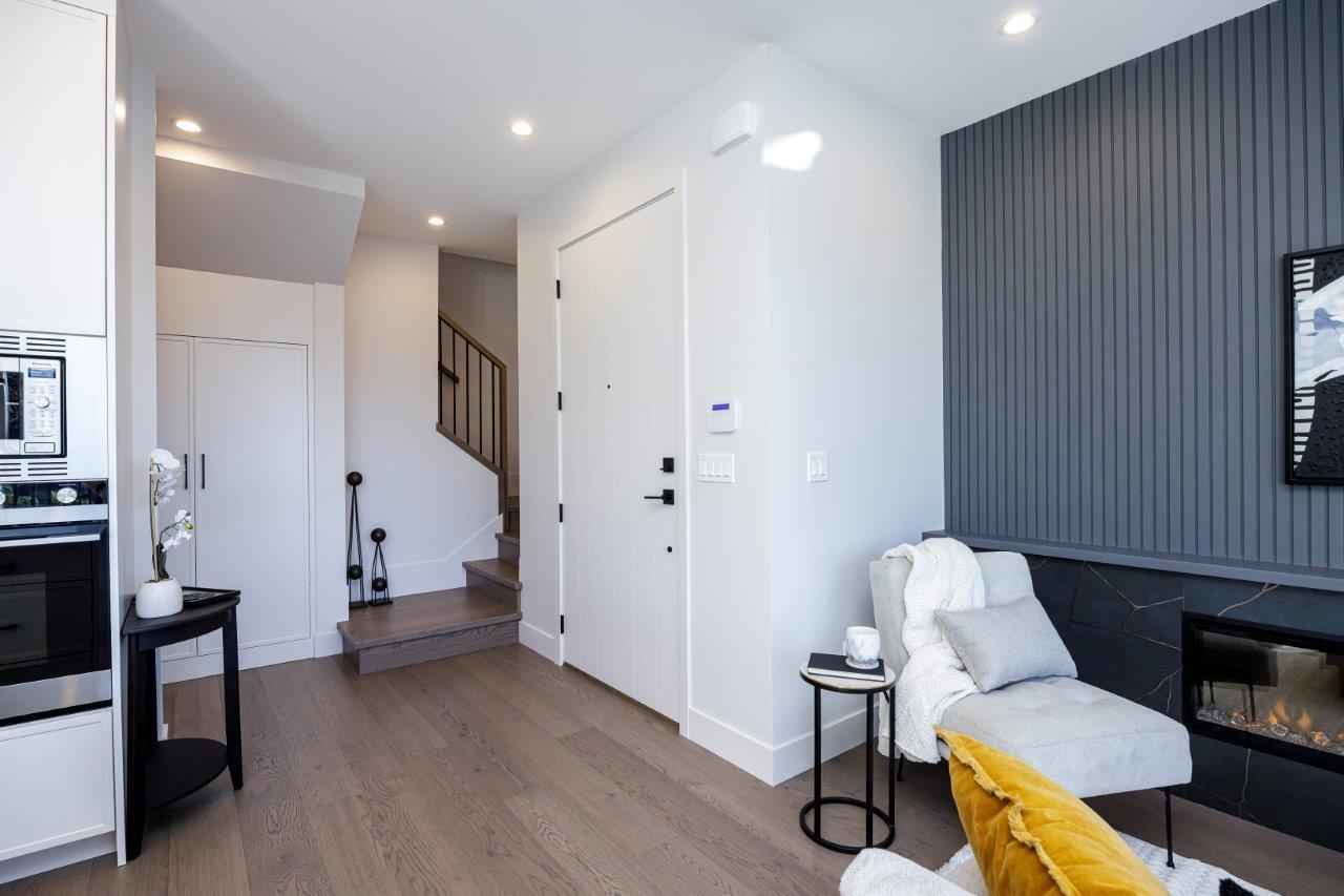 Listing image of 342 E 17TH STREET