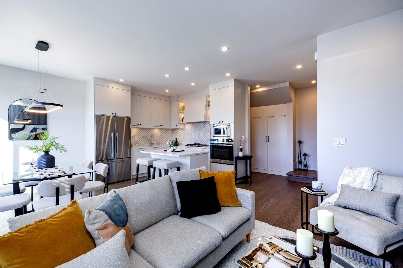 Listing image of 342 E 17TH STREET