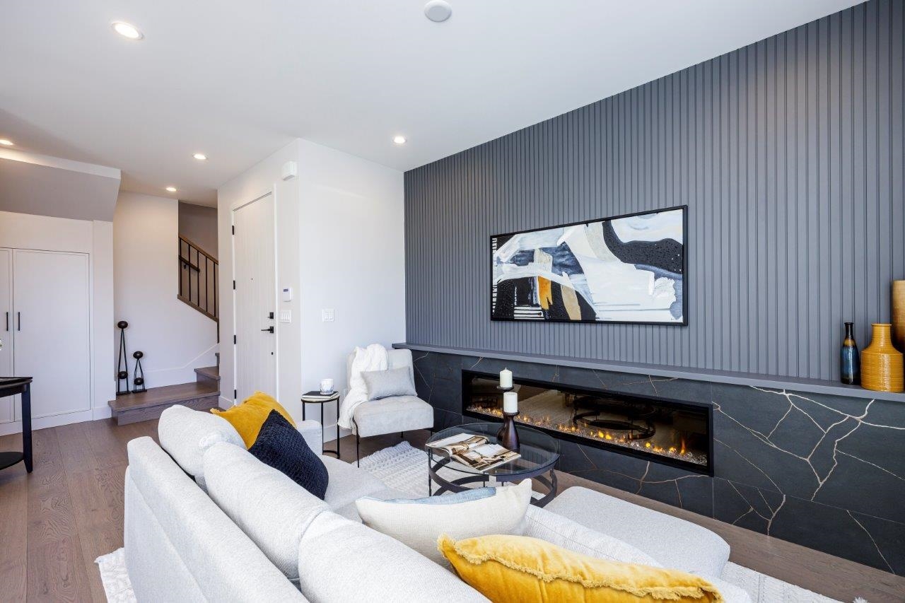 Listing image of 342 E 17TH STREET