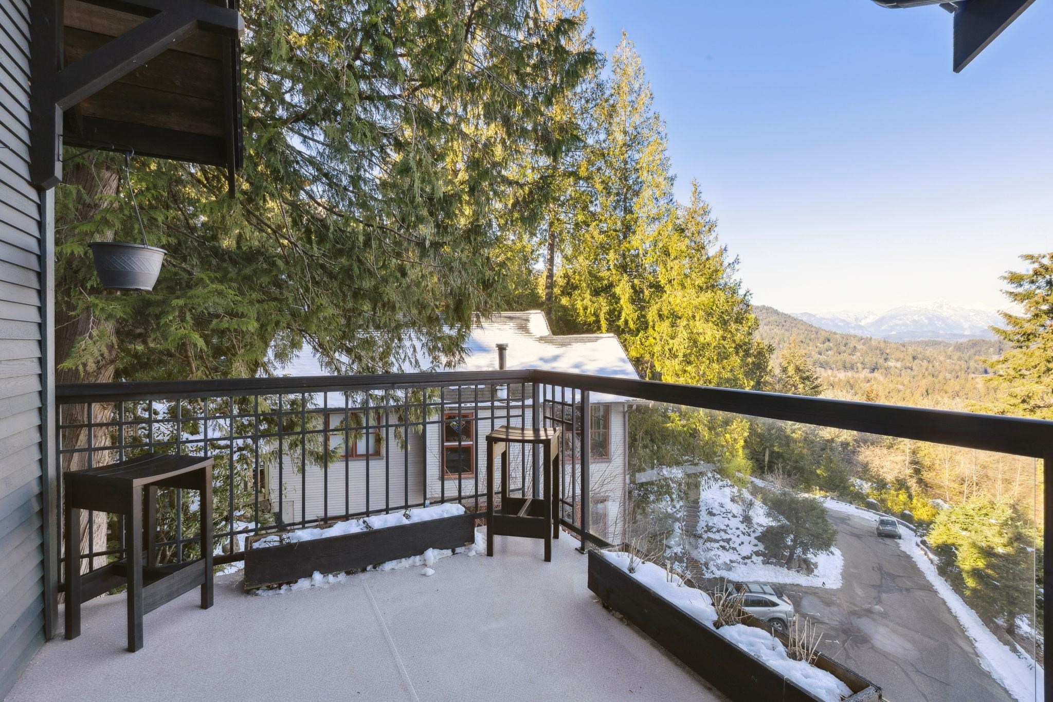 Listing image of 555 ROOCROFT LANE