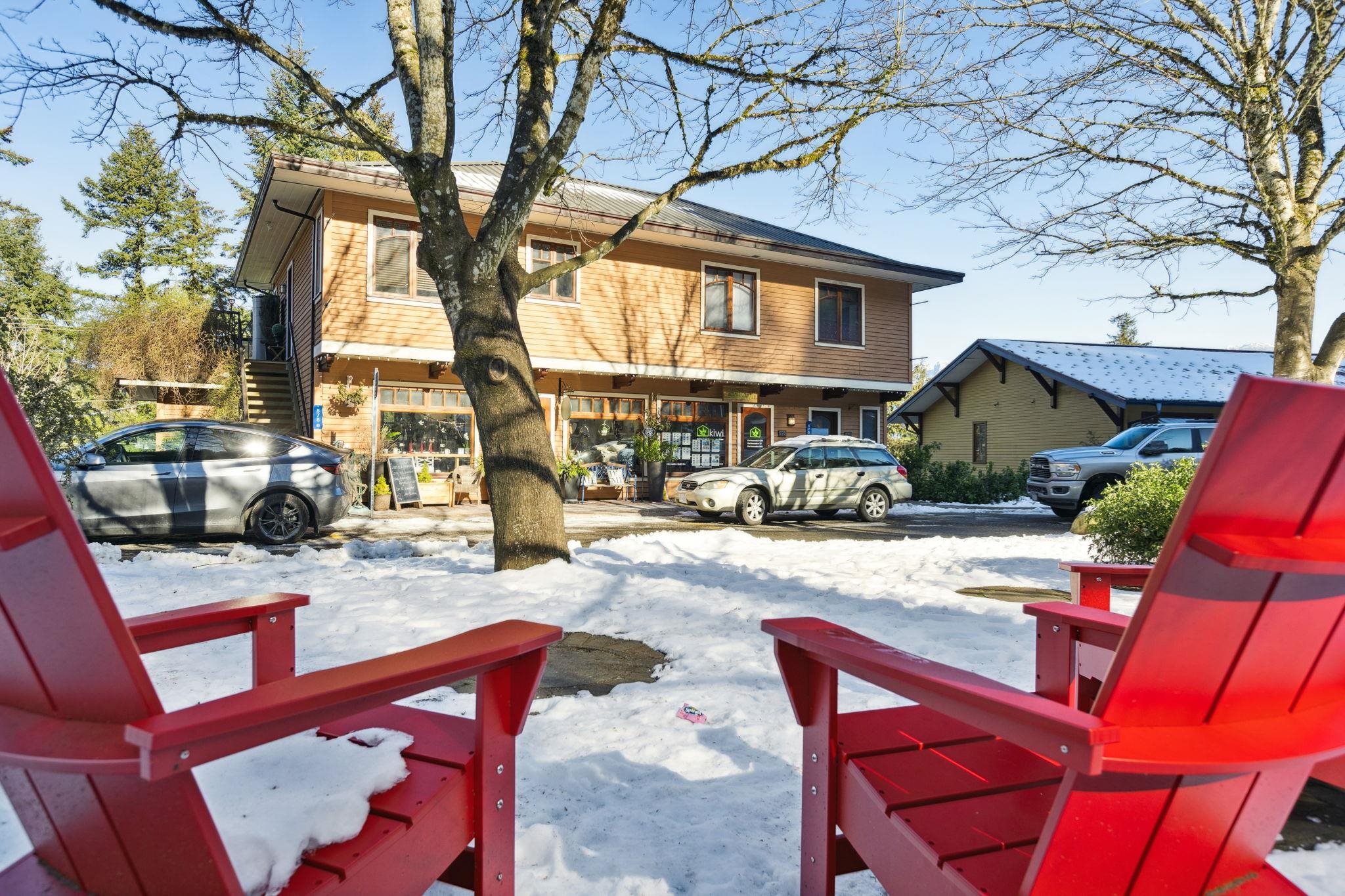 Listing image of 555 ROOCROFT LANE