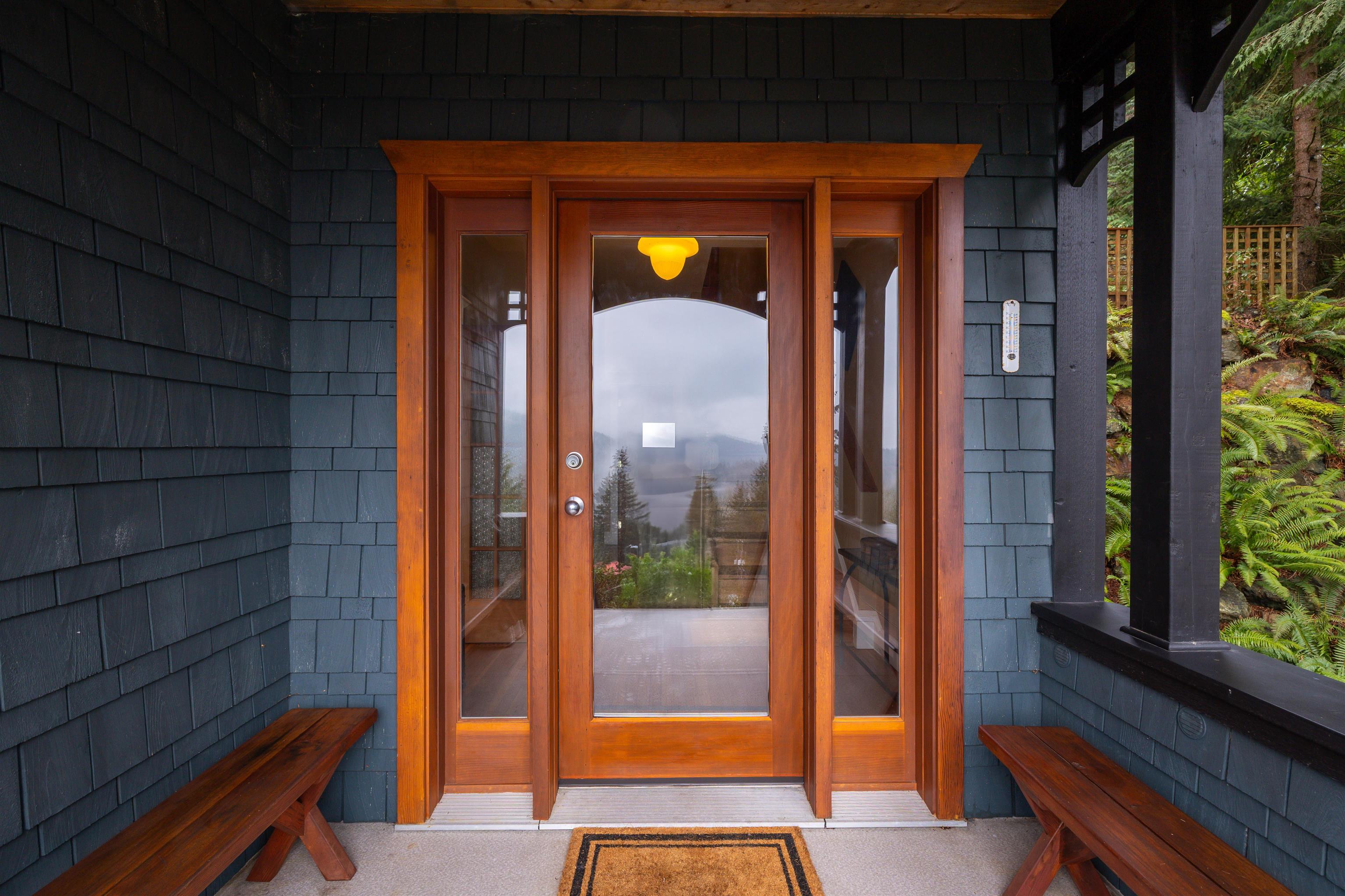 Listing image of 555 ROOCROFT LANE