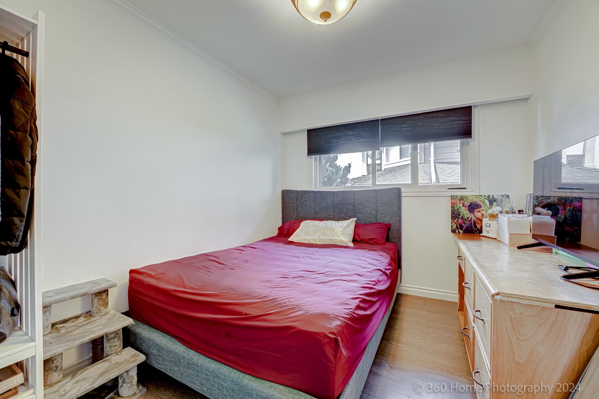 Listing image of 962 WHITCHURCH STREET