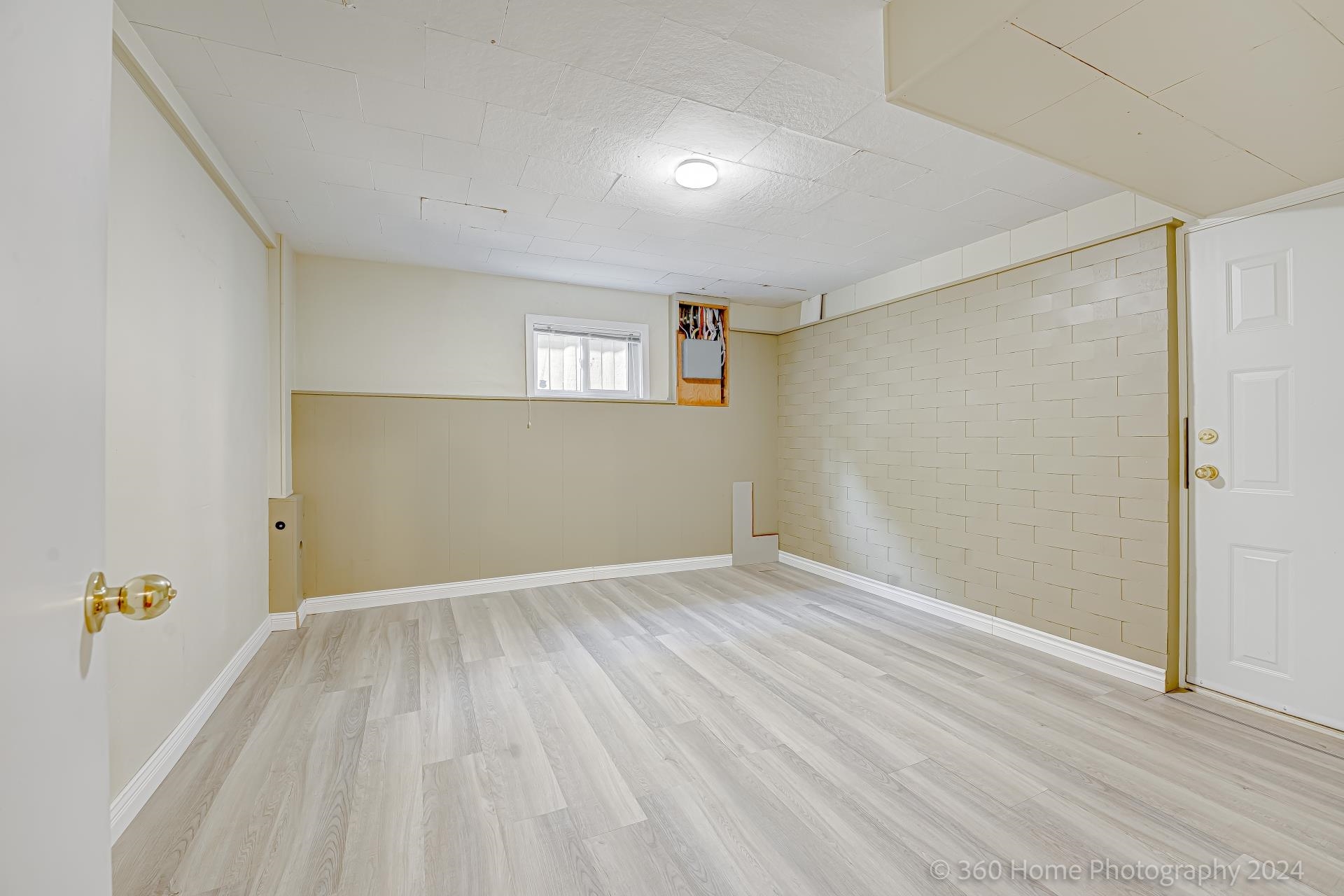 Listing image of 962 WHITCHURCH STREET