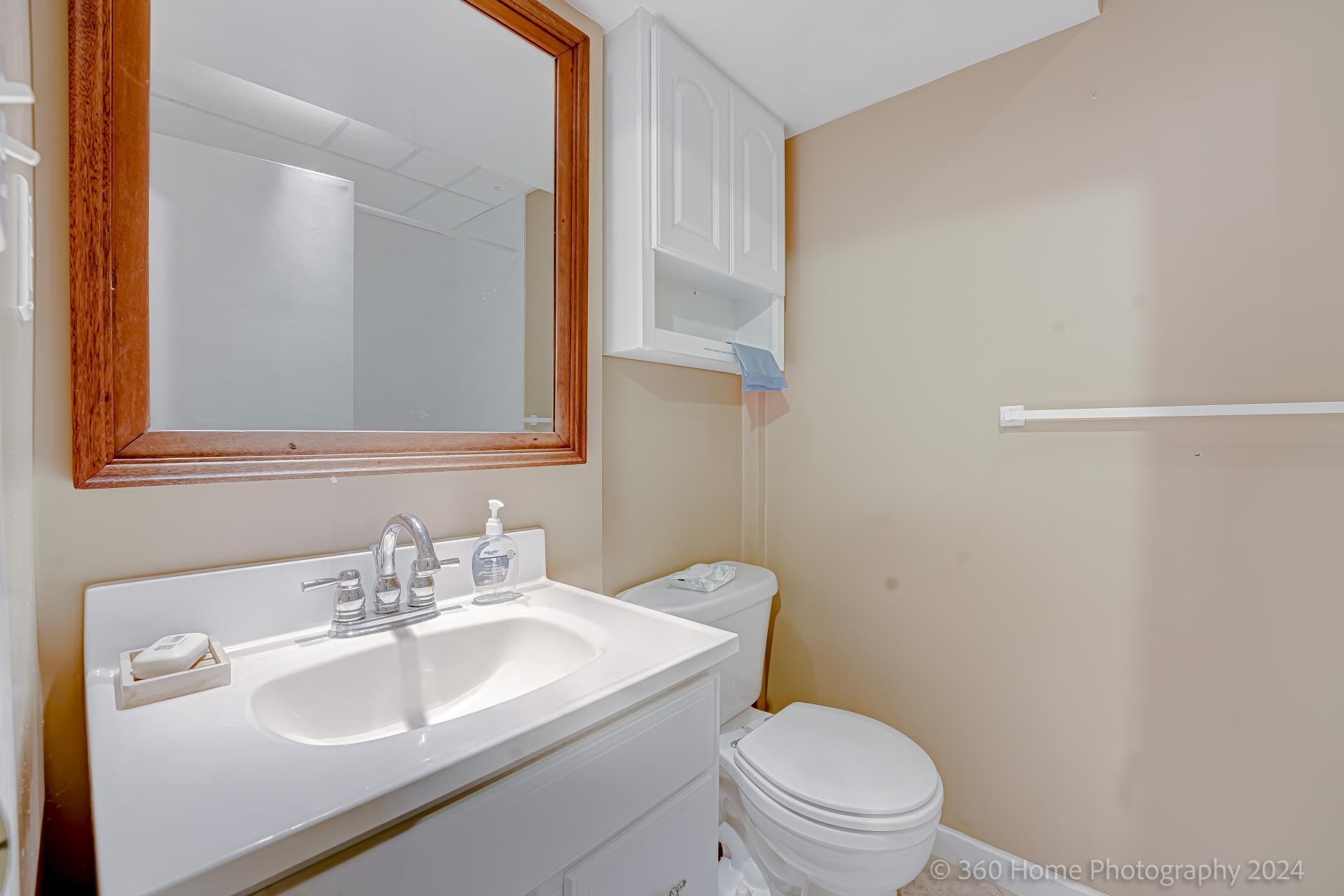Listing image of 962 WHITCHURCH STREET
