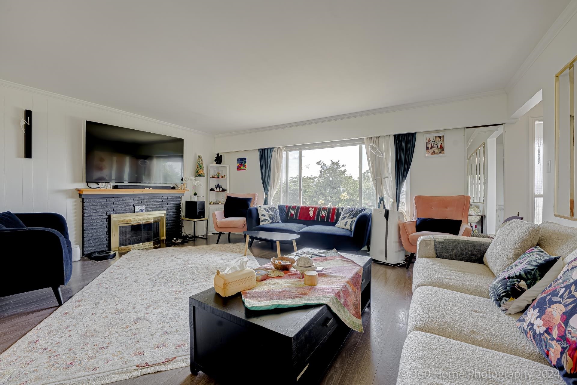 Listing image of 962 WHITCHURCH STREET