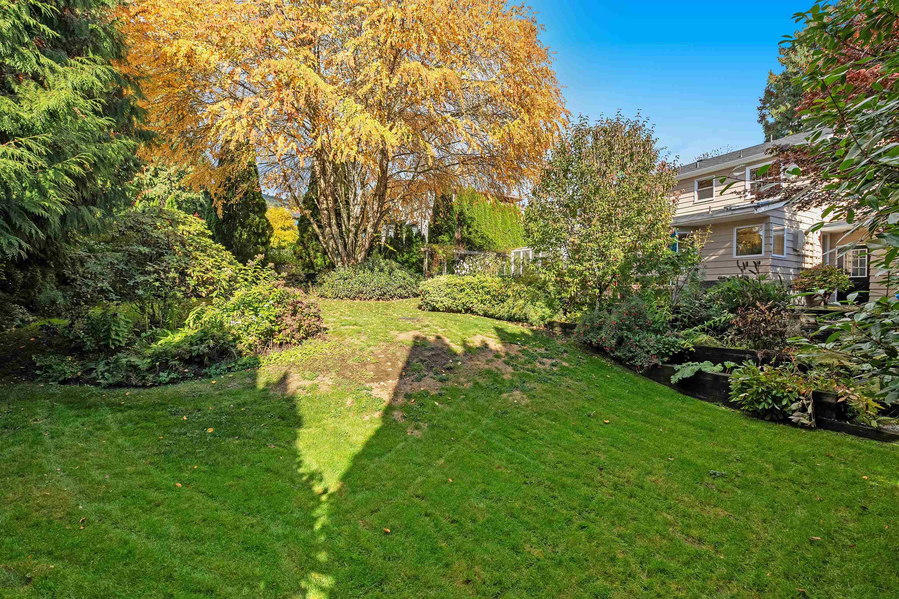 Listing image of 1815 ST. DENIS ROAD