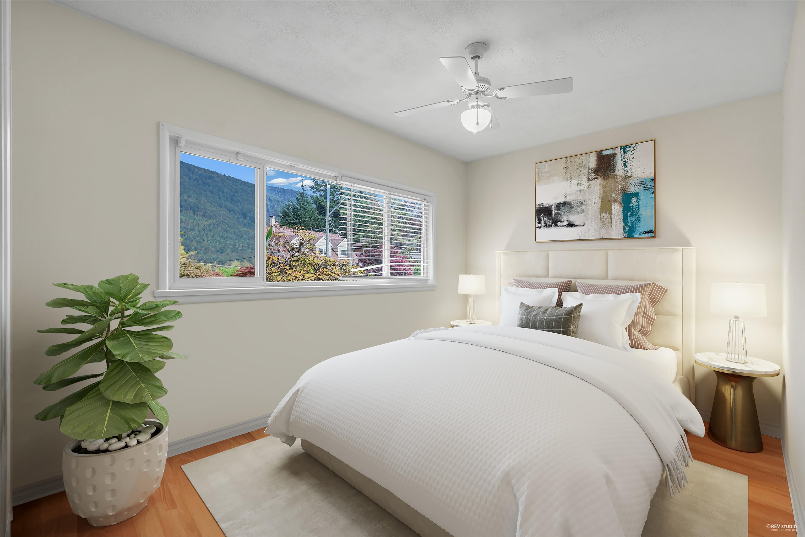Listing image of 1075 RUTHINA AVENUE