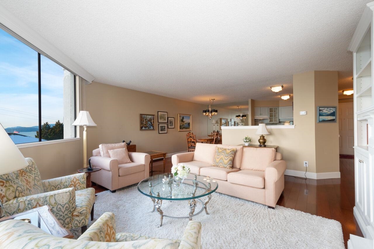 Listing image of 401 2165 ARGYLE AVENUE