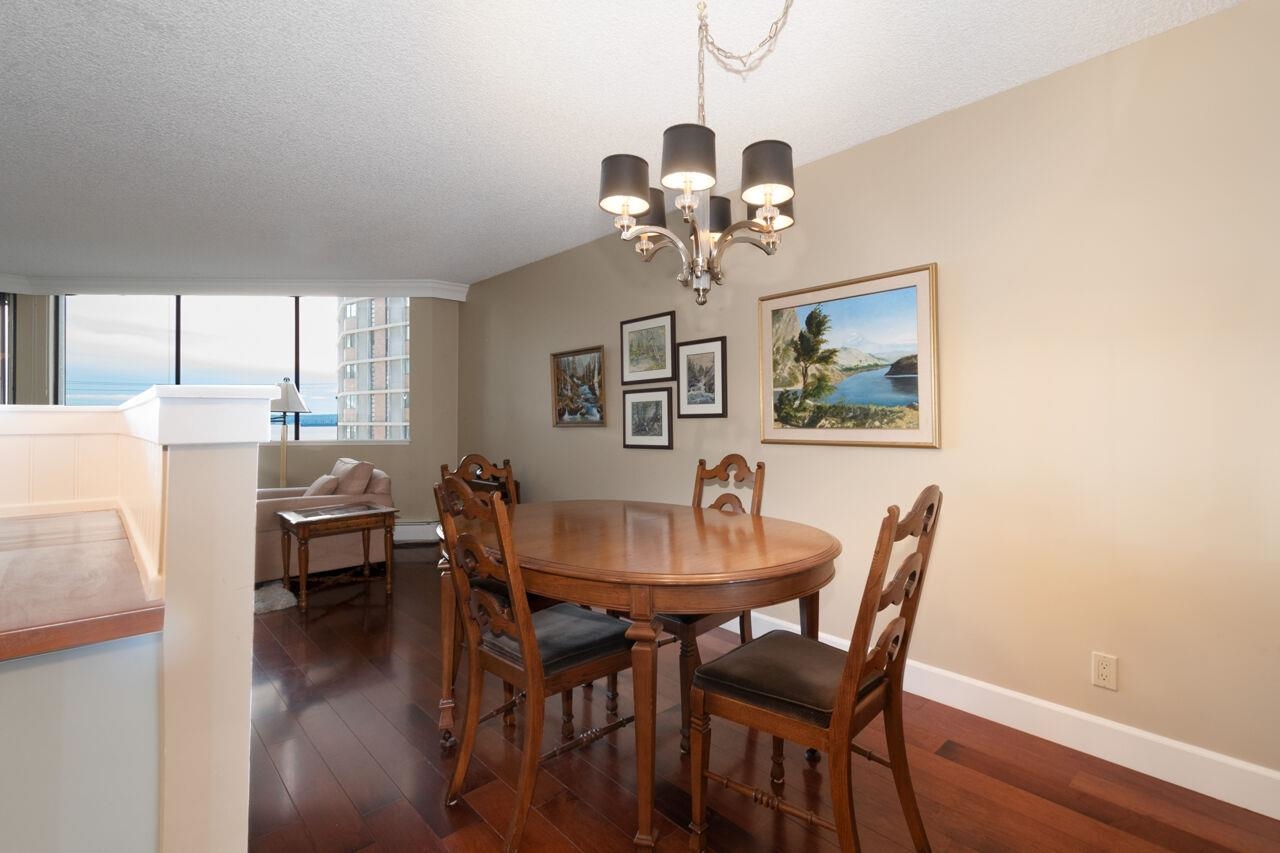 Listing image of 401 2165 ARGYLE AVENUE