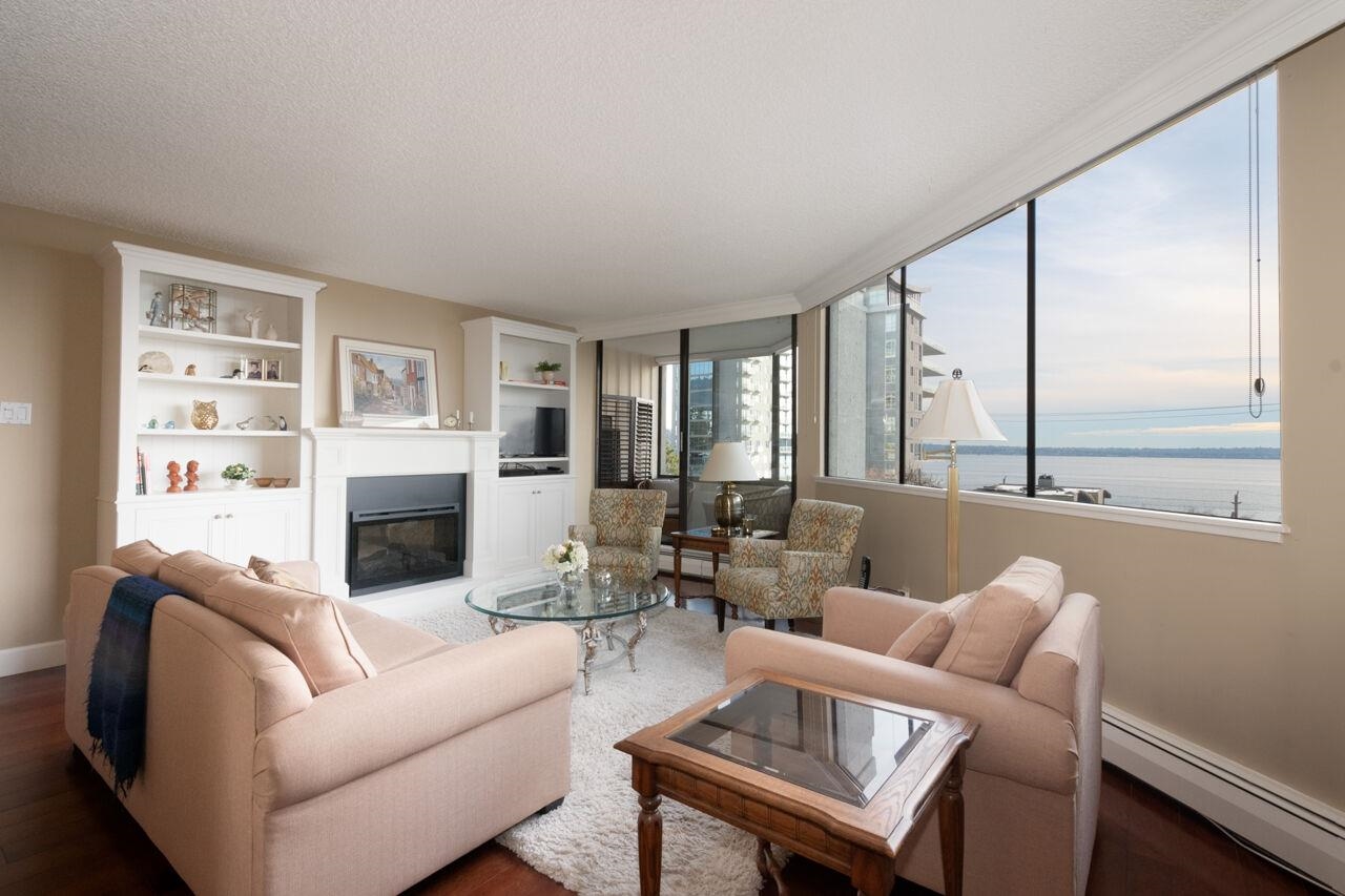 Listing image of 401 2165 ARGYLE AVENUE