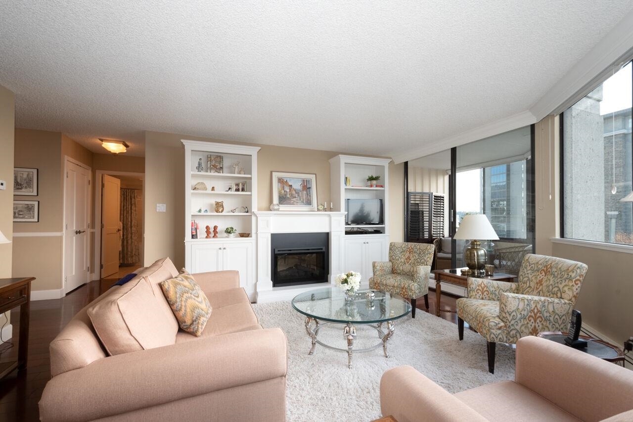 Listing image of 401 2165 ARGYLE AVENUE