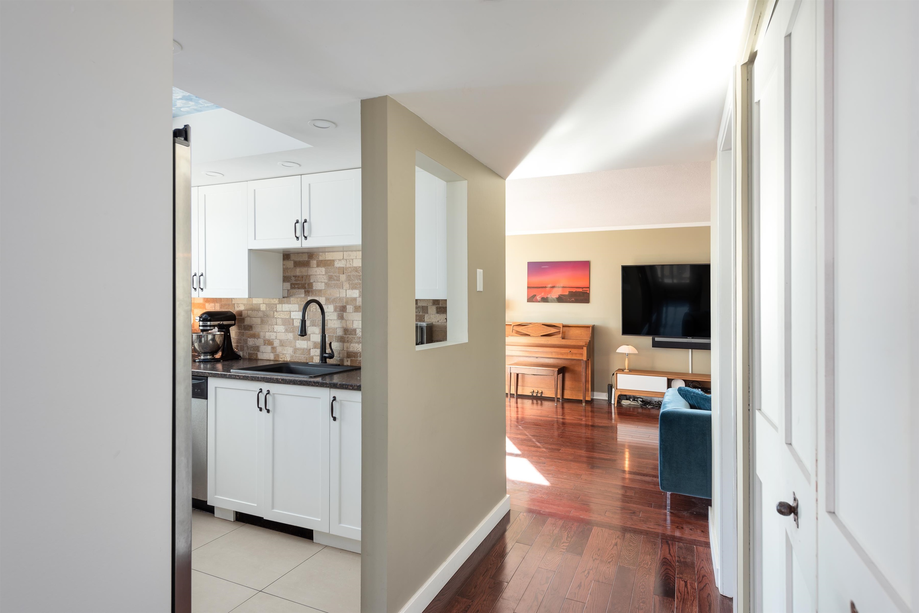 Listing image of 1202 130 E 2ND STREET