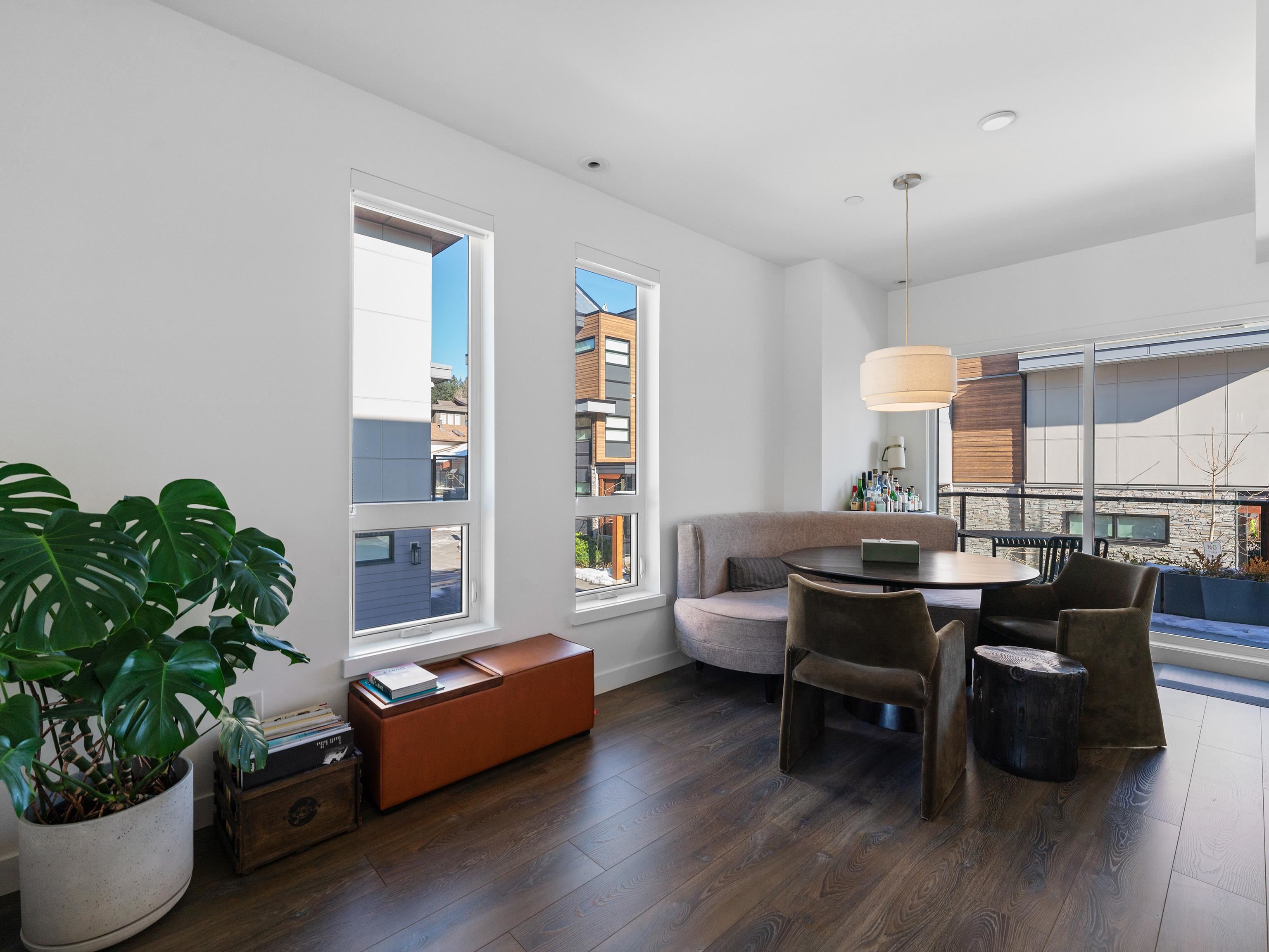 Listing image of 5 856 ORWELL STREET
