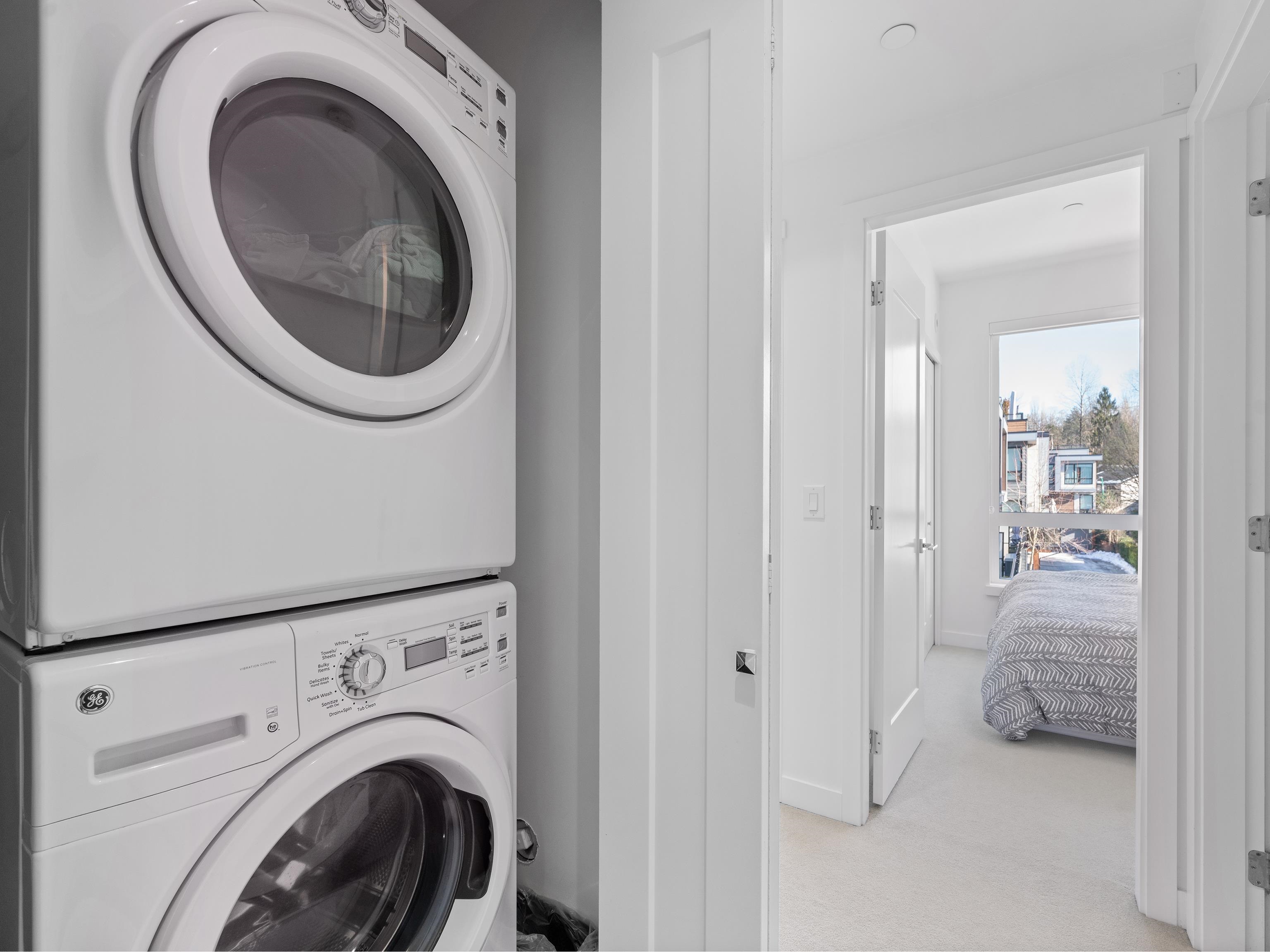 Listing image of 5 856 ORWELL STREET