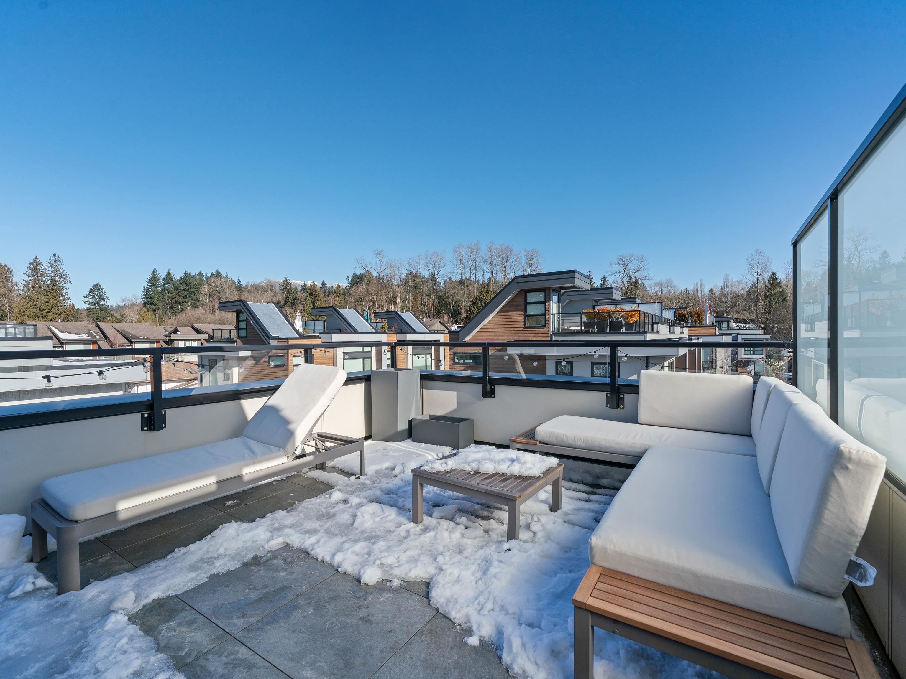 Listing image of 5 856 ORWELL STREET