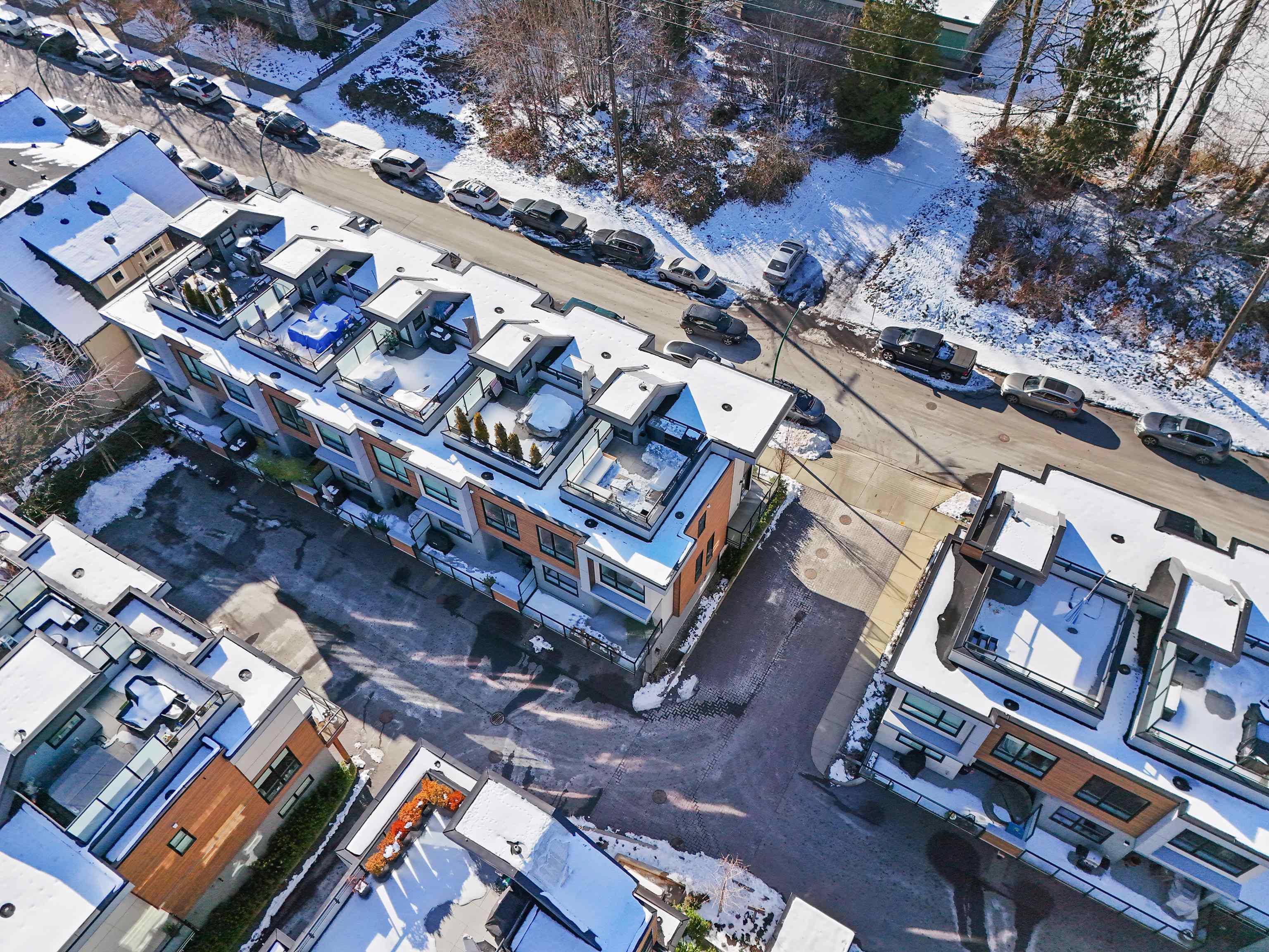 Listing image of 5 856 ORWELL STREET