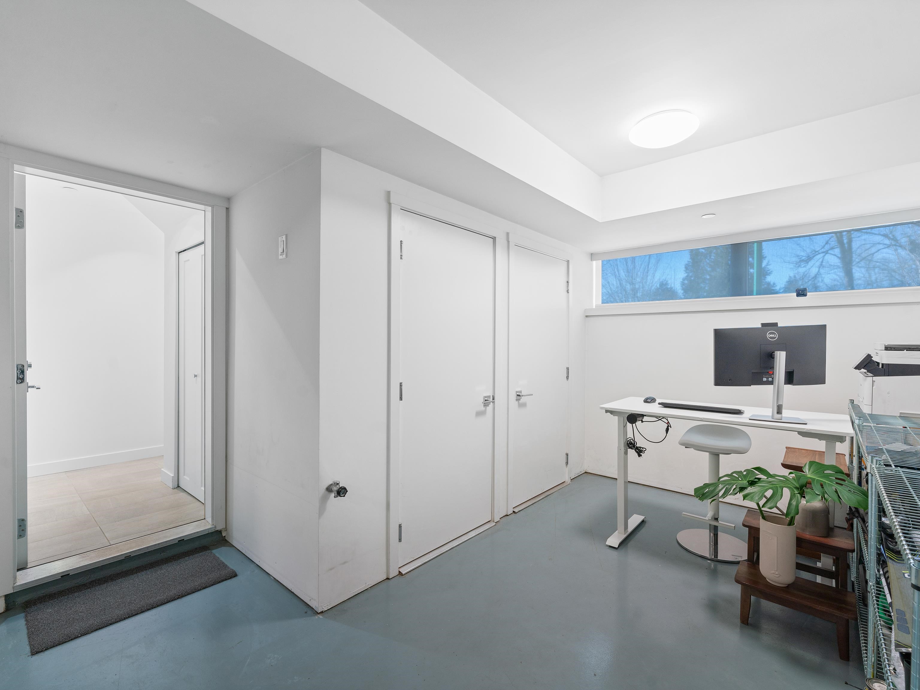 Listing image of 5 856 ORWELL STREET