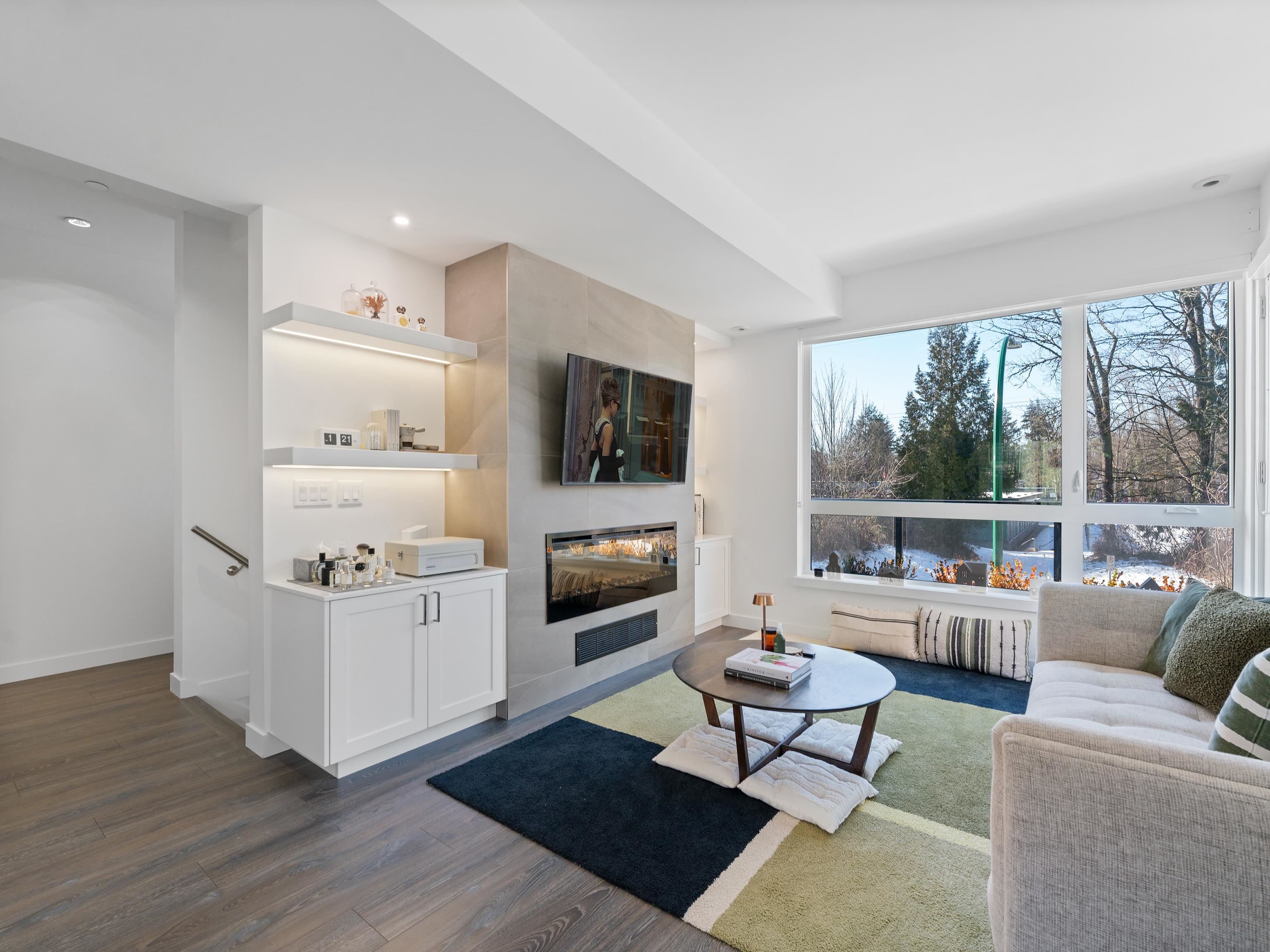 Listing image of 5 856 ORWELL STREET