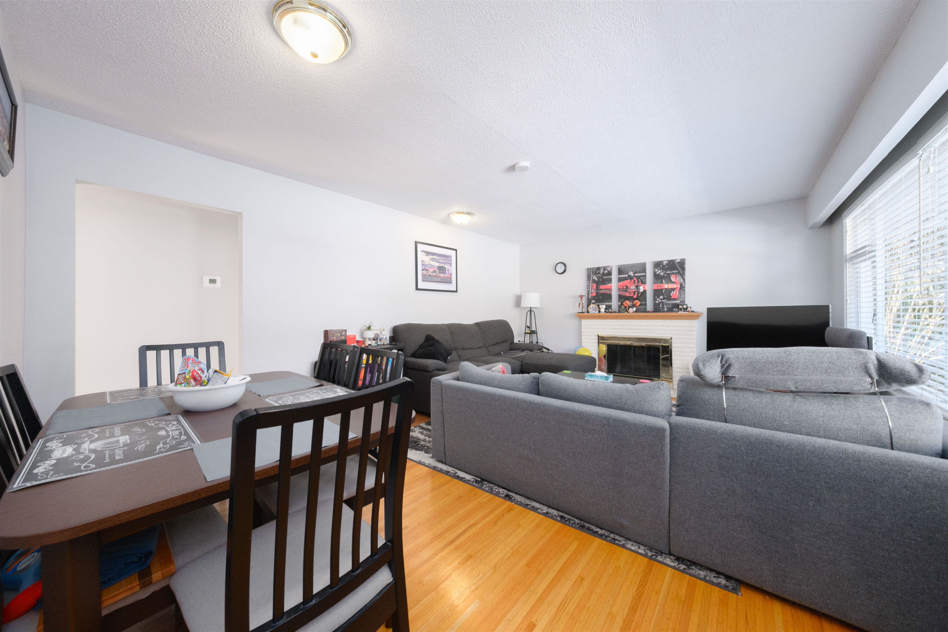 Listing image of 1059 CALVERHALL STREET
