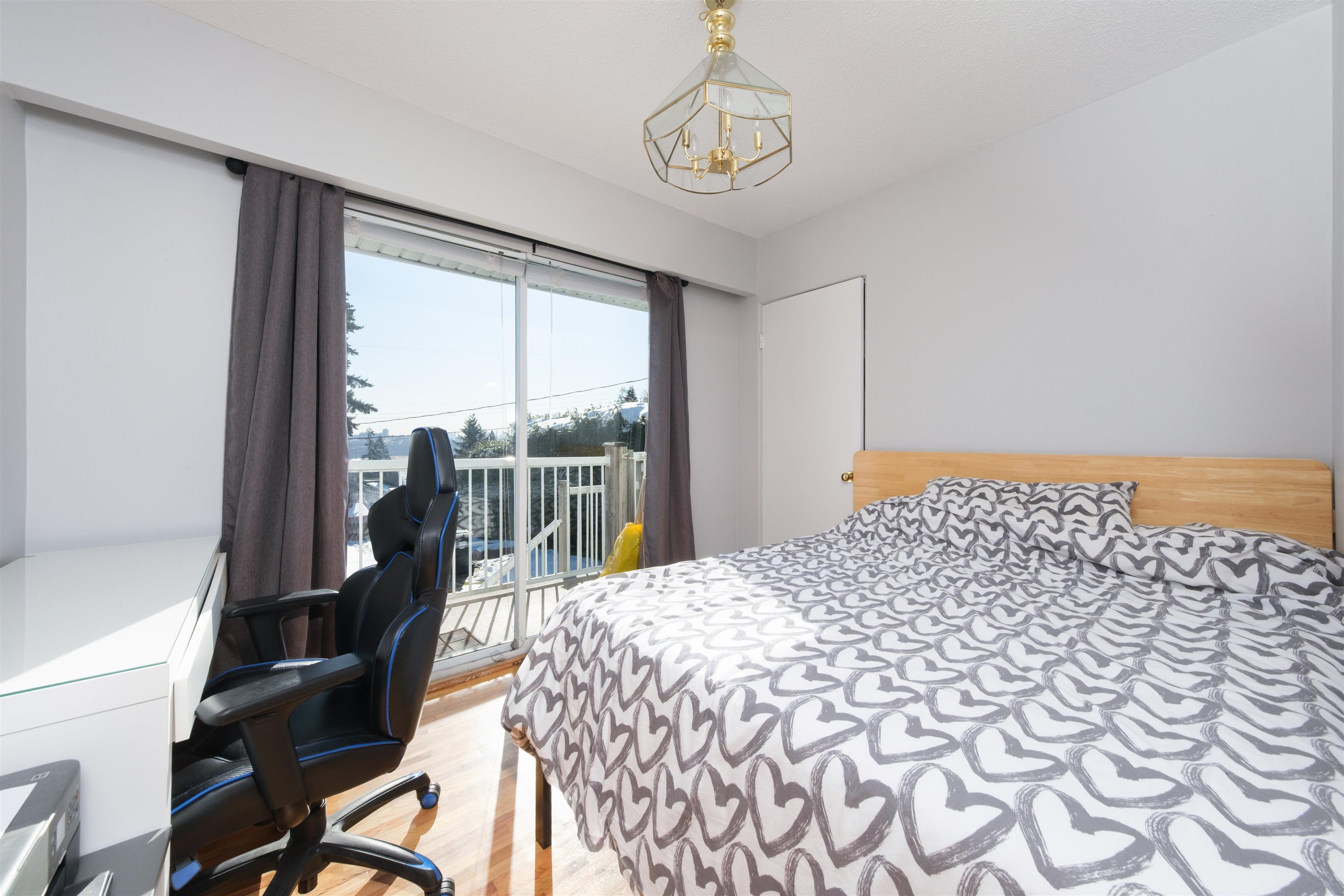 Listing image of 1059 CALVERHALL STREET