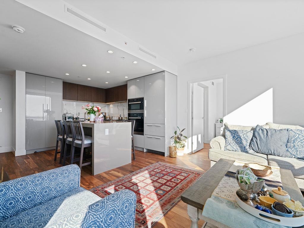 Listing image of 1302 1632 LIONS GATE LANE