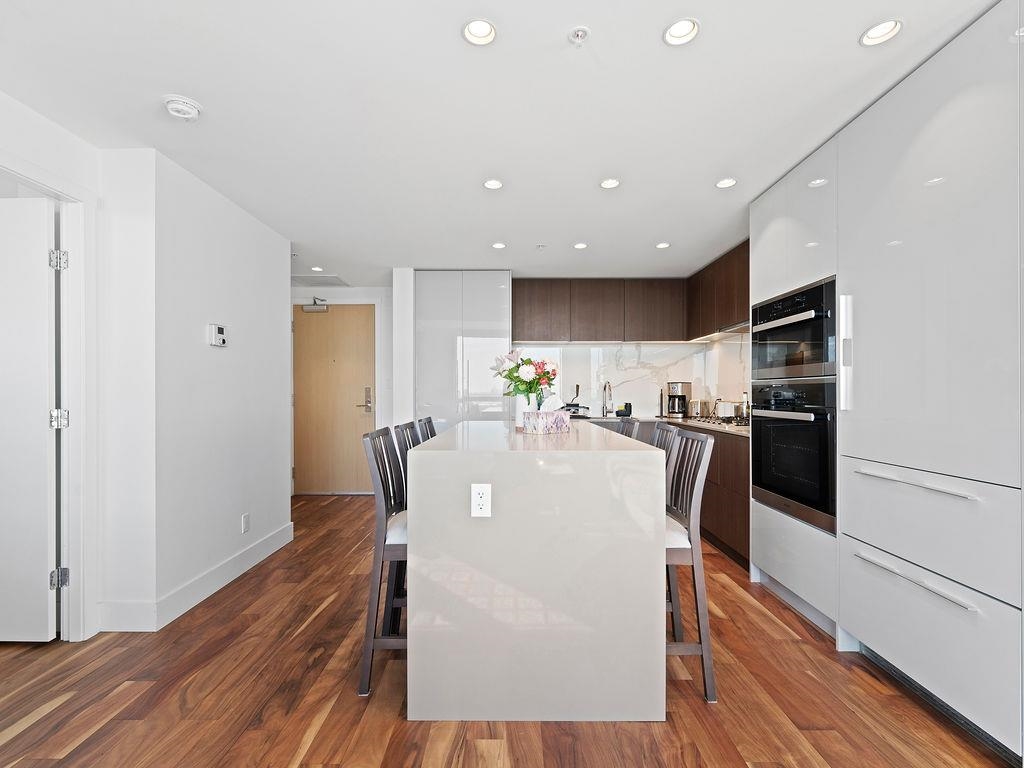 Listing image of 1302 1632 LIONS GATE LANE
