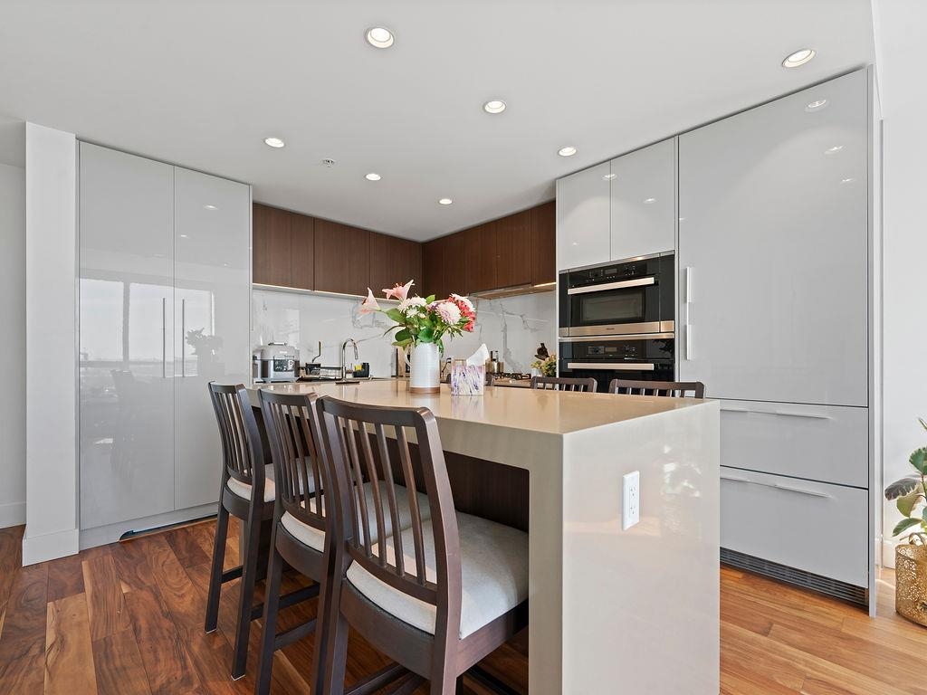 Listing image of 1302 1632 LIONS GATE LANE