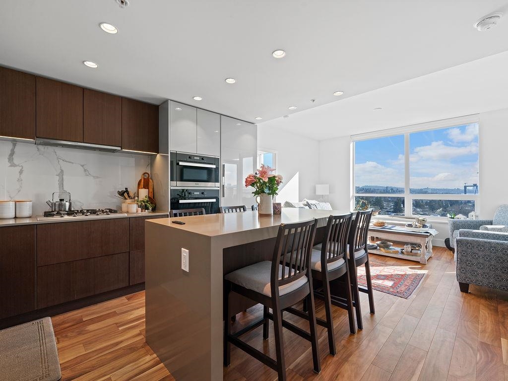Listing image of 1302 1632 LIONS GATE LANE