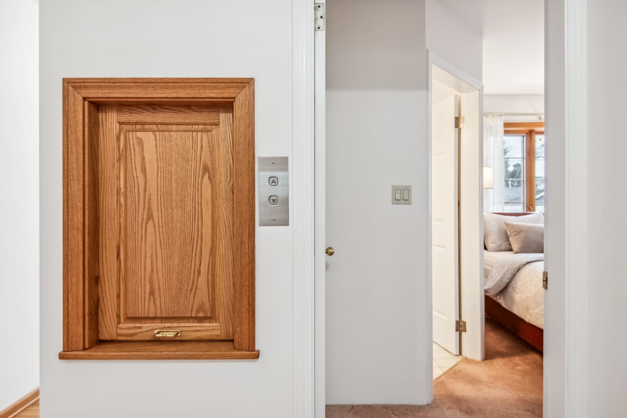 Listing image of 628 E 9TH STREET