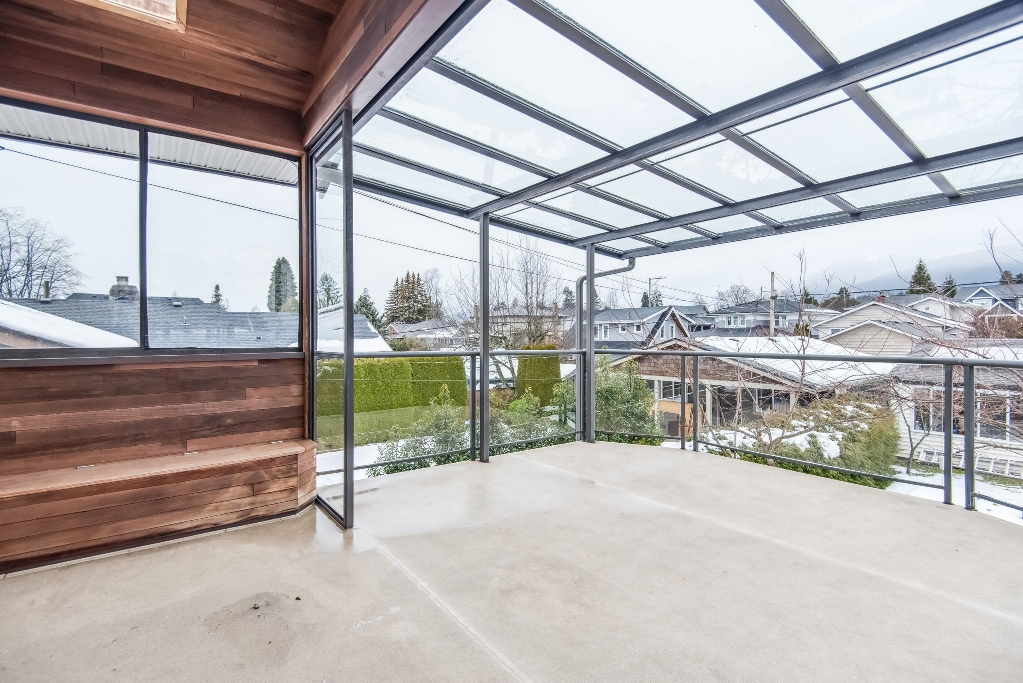 Listing image of 628 E 9TH STREET