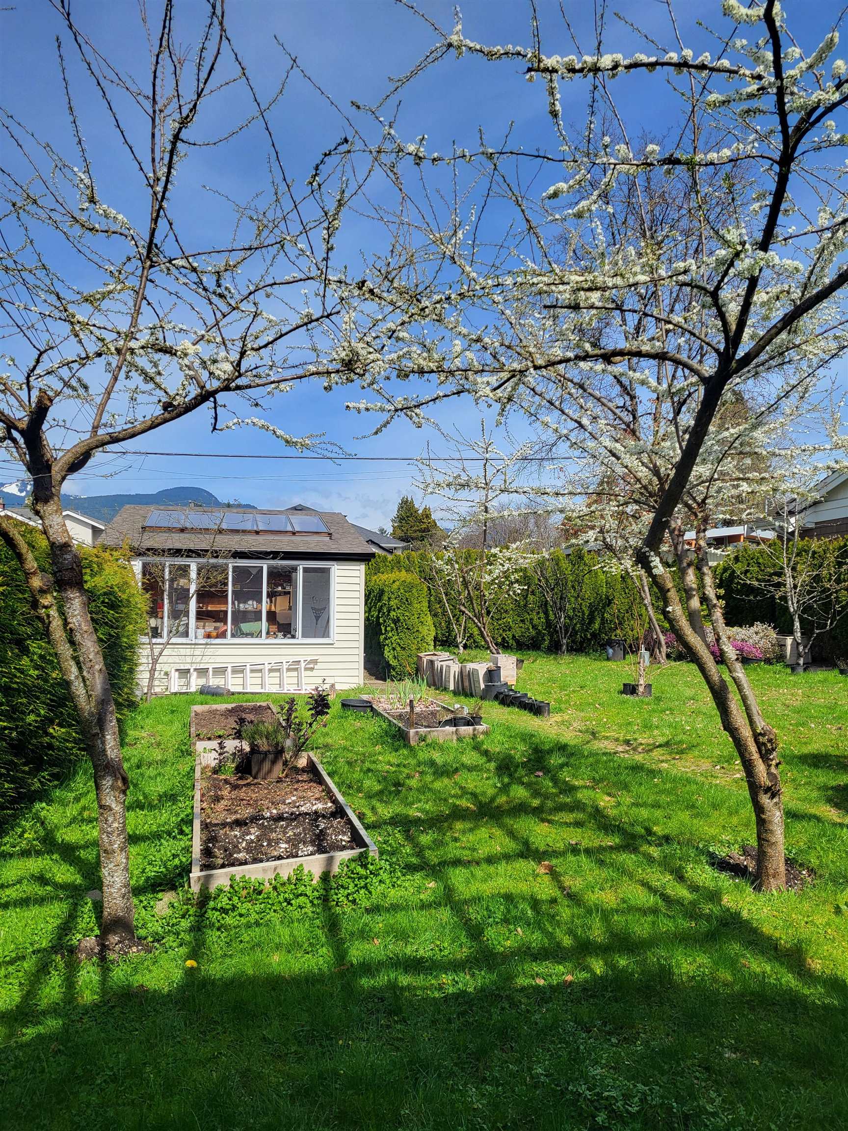 Listing image of 628 E 9TH STREET