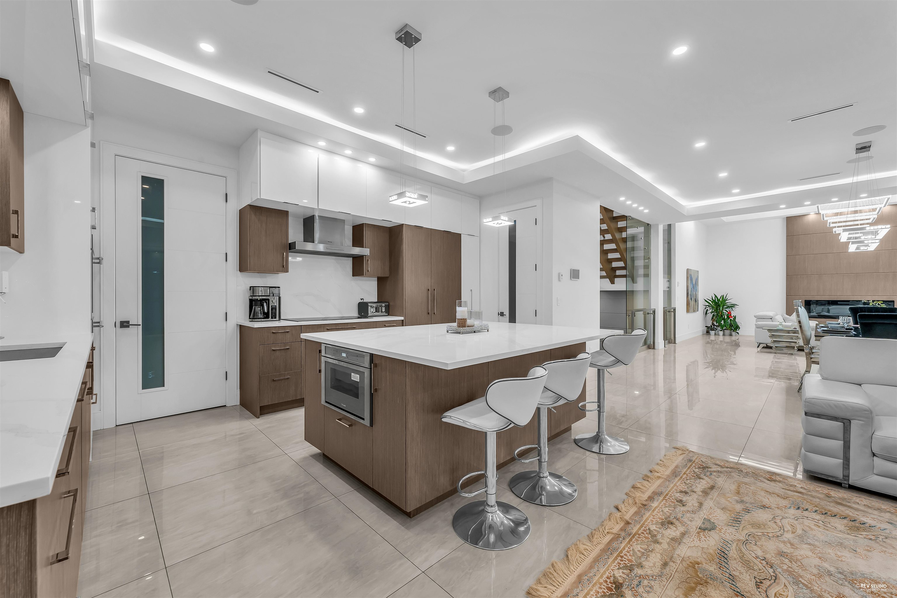 Listing image of 929 CANYON BOULEVARD