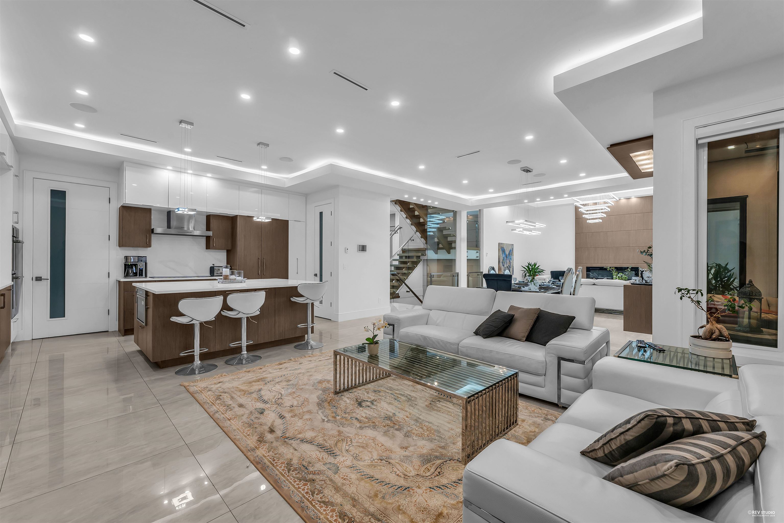 Listing image of 929 CANYON BOULEVARD