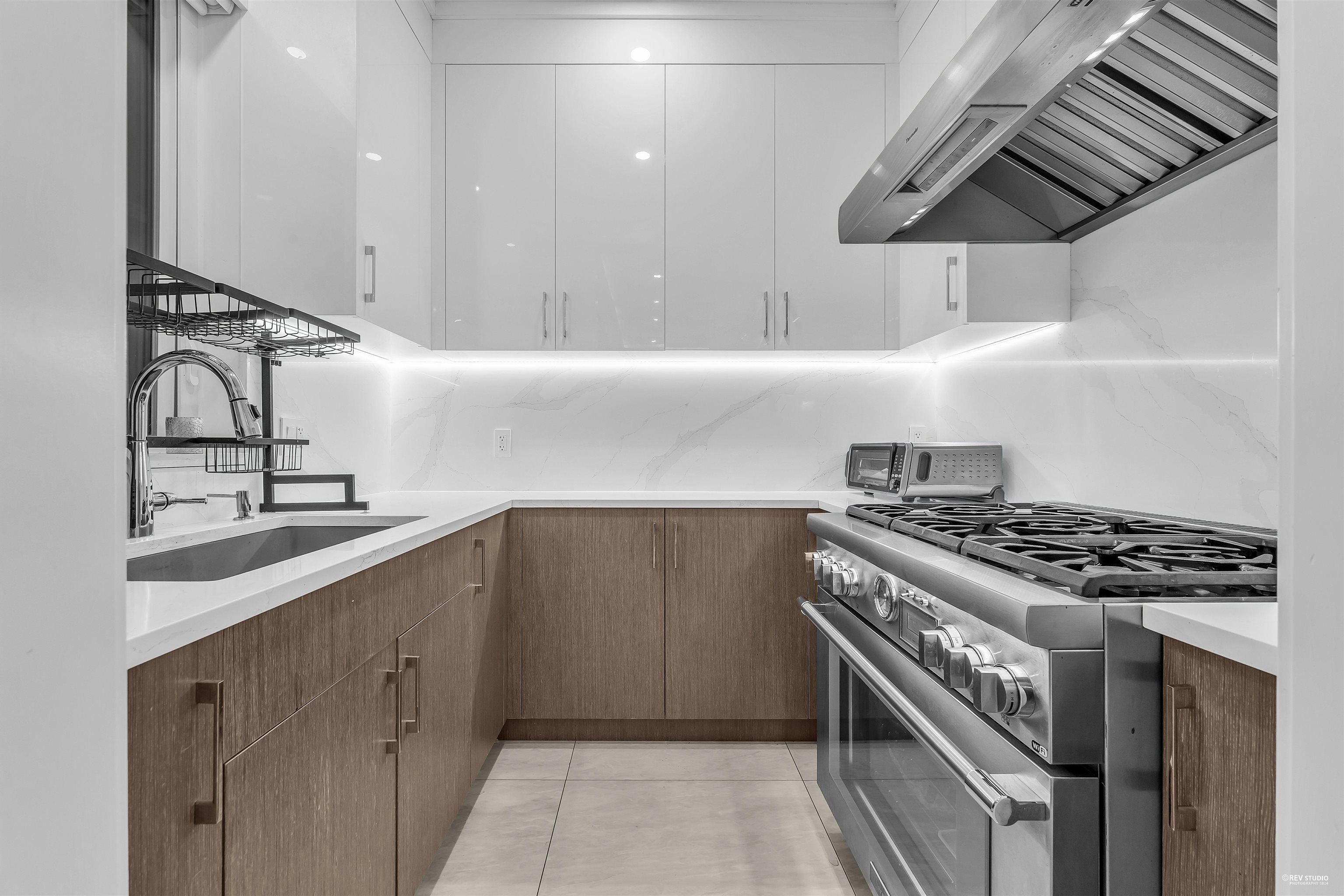 Listing image of 929 CANYON BOULEVARD