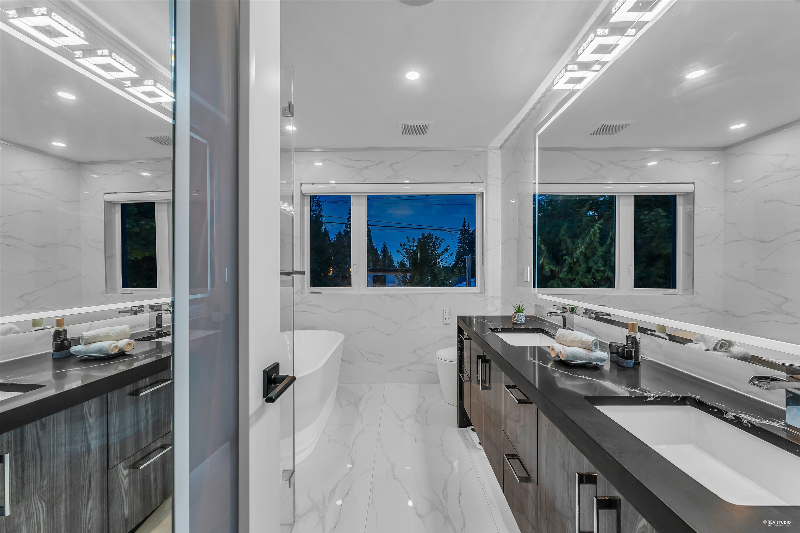 Listing image of 929 CANYON BOULEVARD