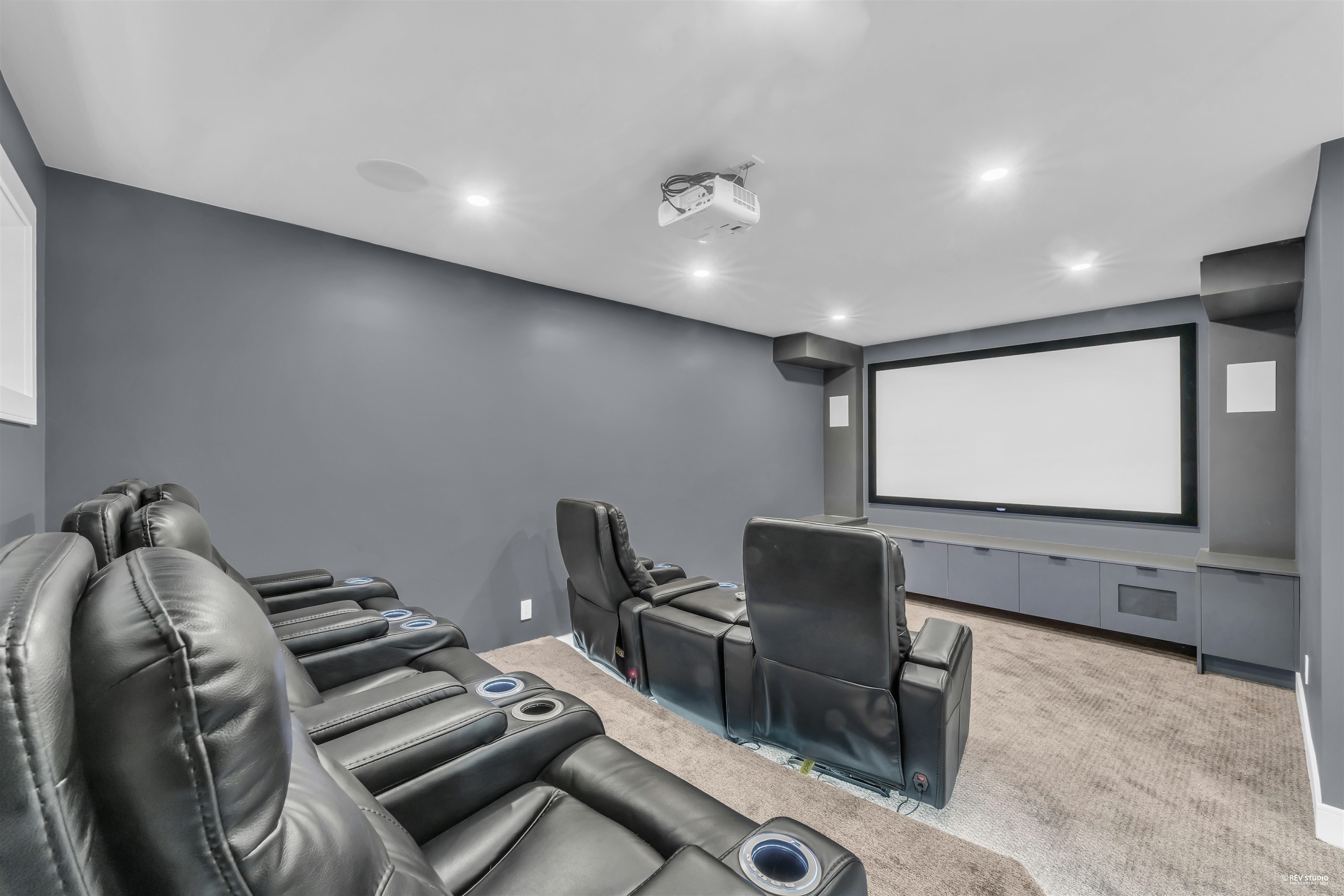 Listing image of 929 CANYON BOULEVARD