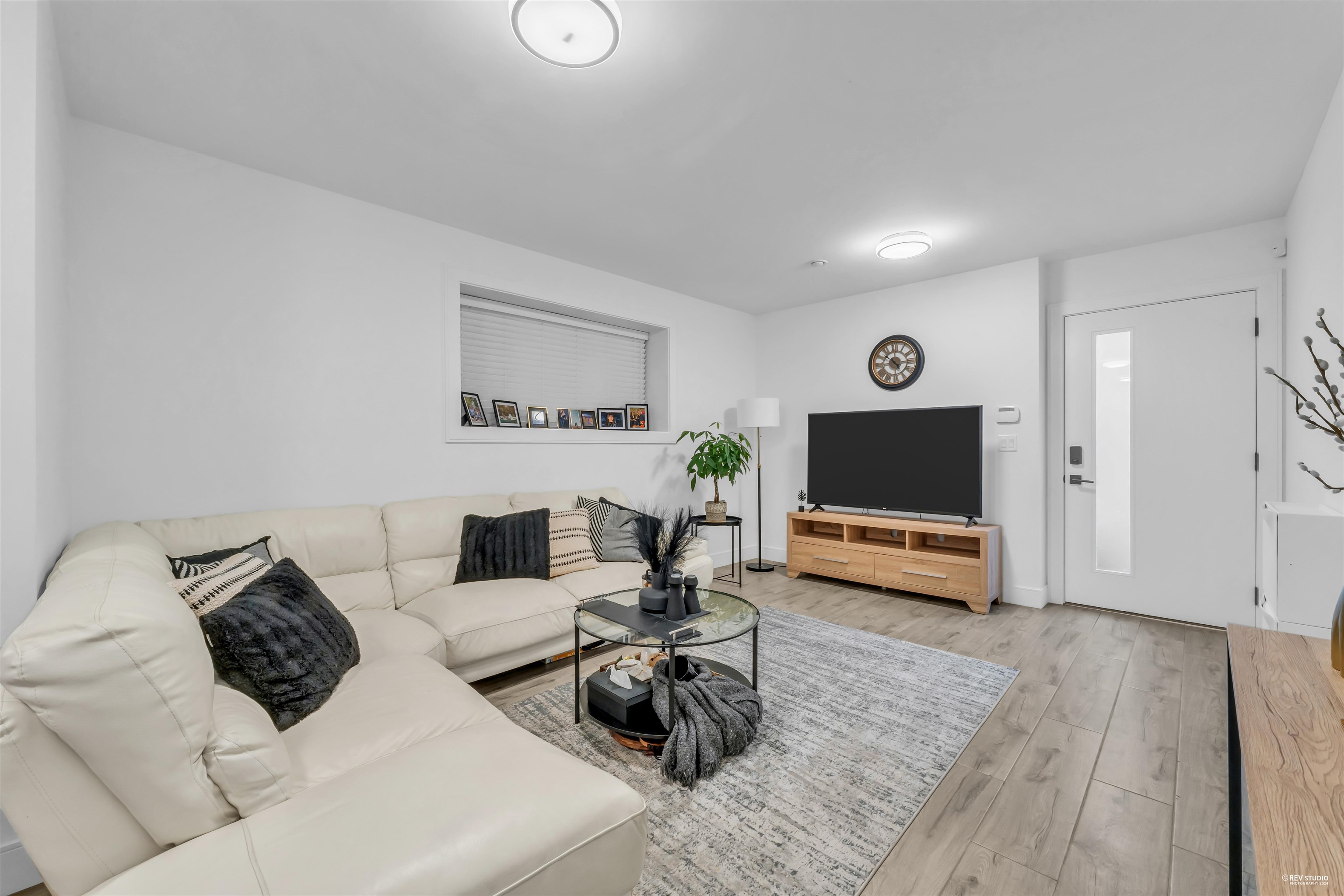 Listing image of 929 CANYON BOULEVARD