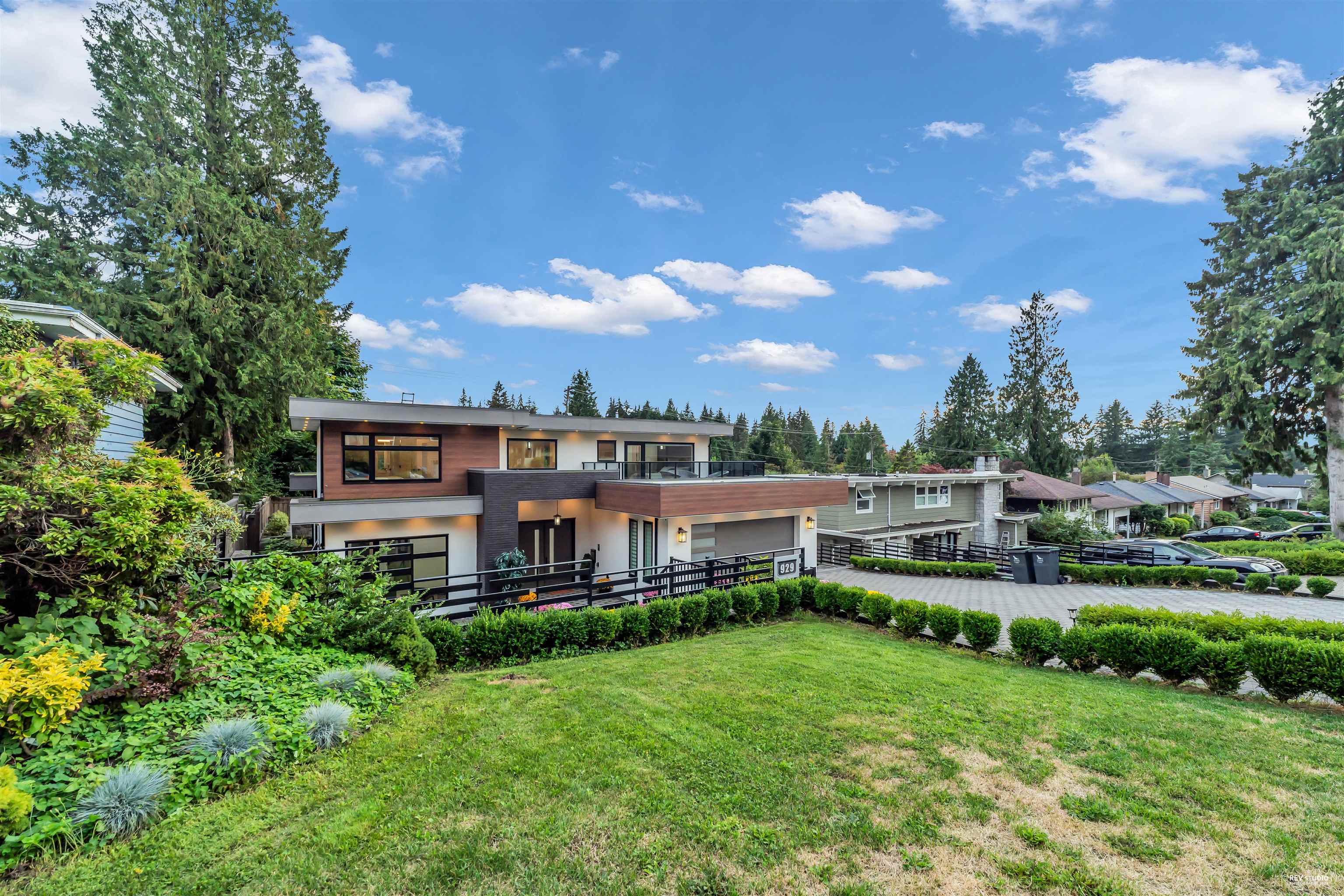 Listing image of 929 CANYON BOULEVARD