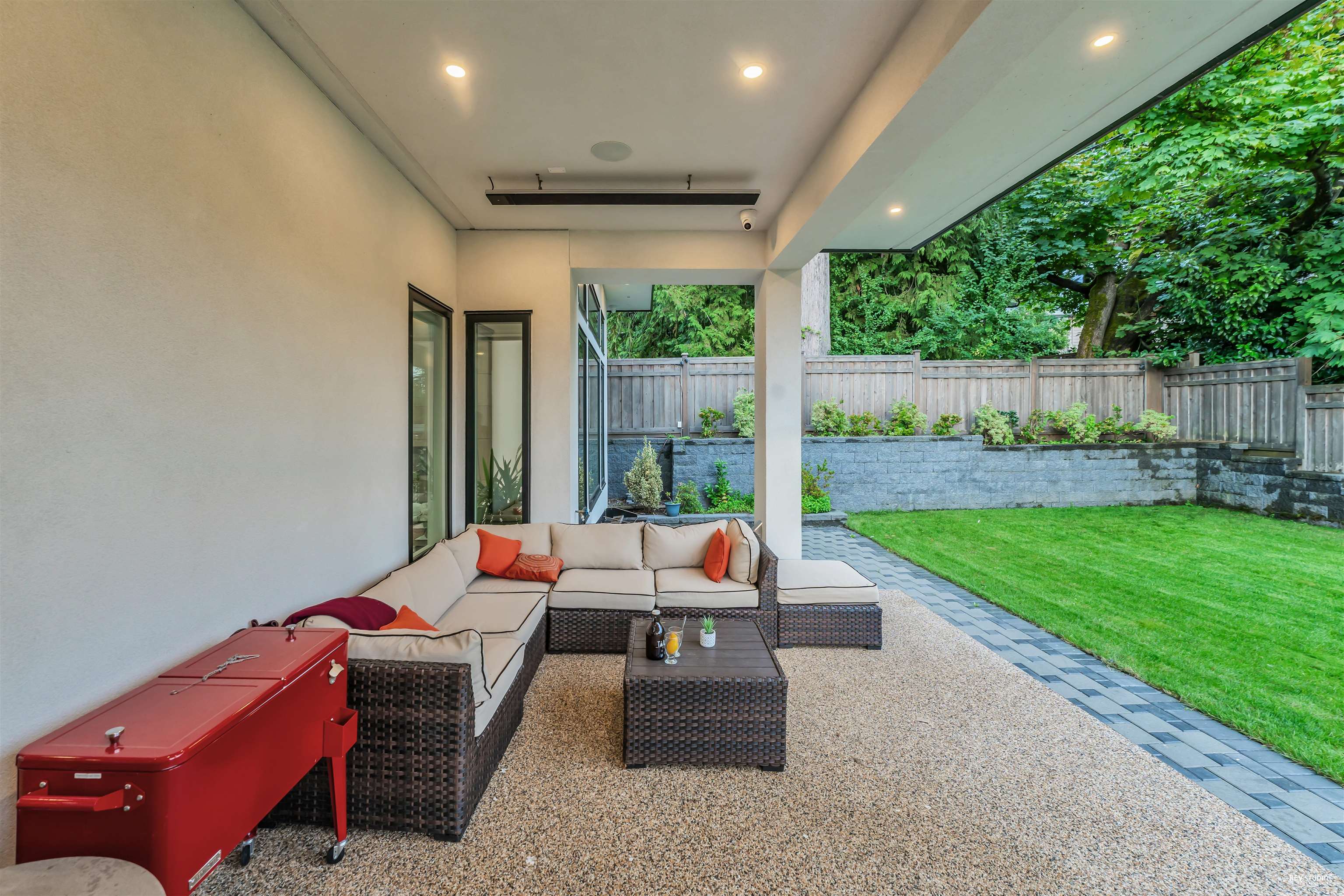 Listing image of 929 CANYON BOULEVARD