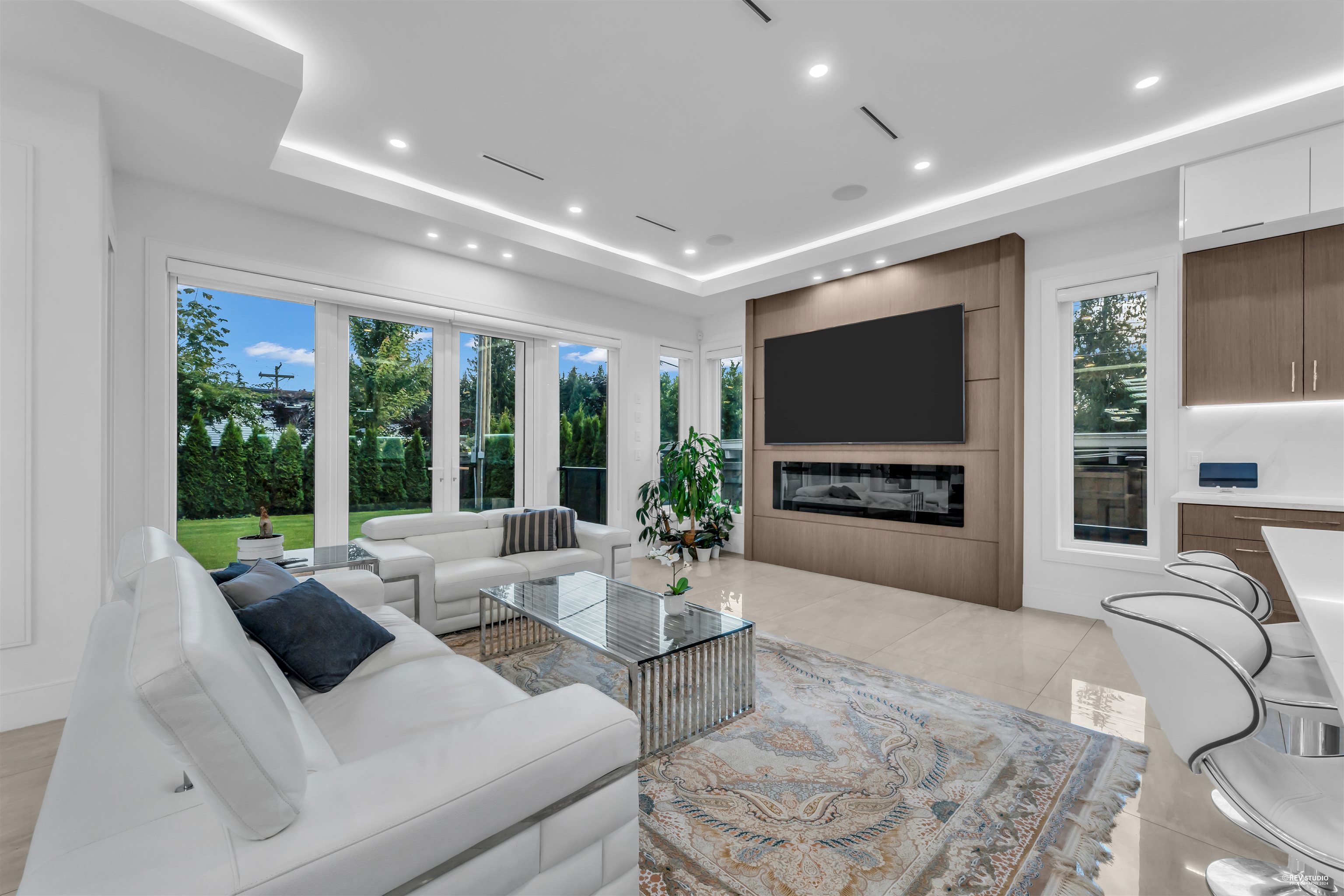 Listing image of 929 CANYON BOULEVARD