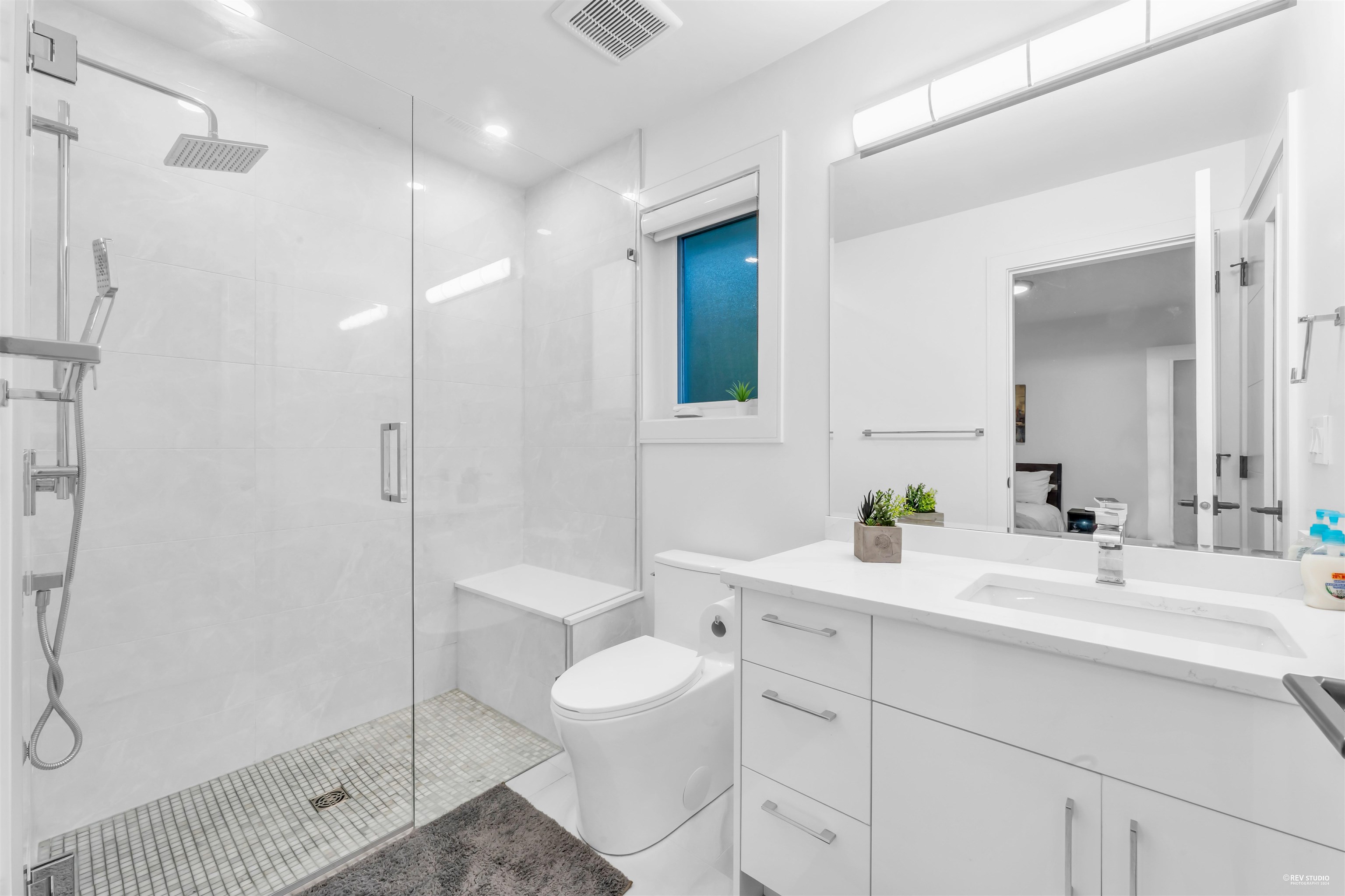 Listing image of 929 CANYON BOULEVARD