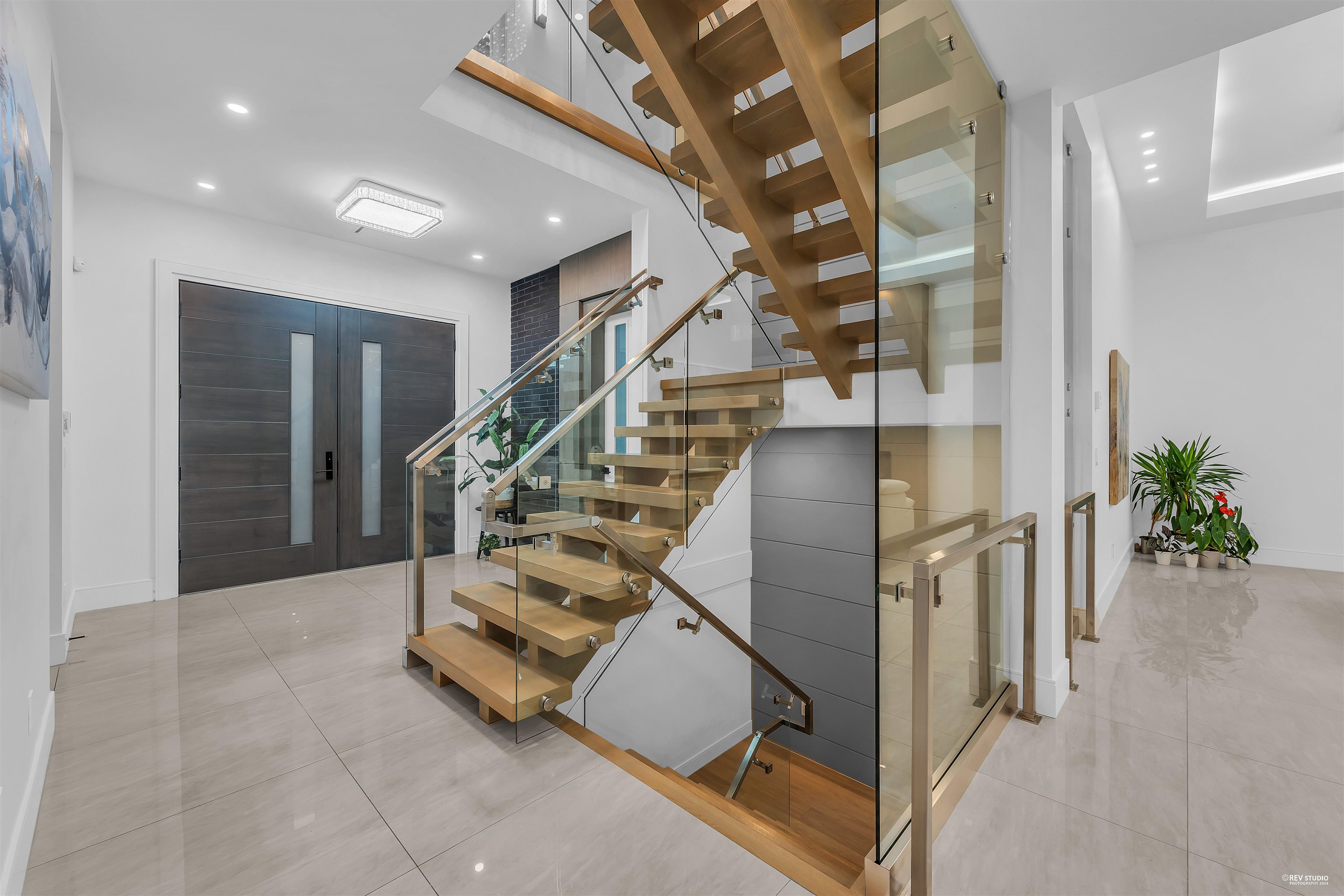 Listing image of 929 CANYON BOULEVARD