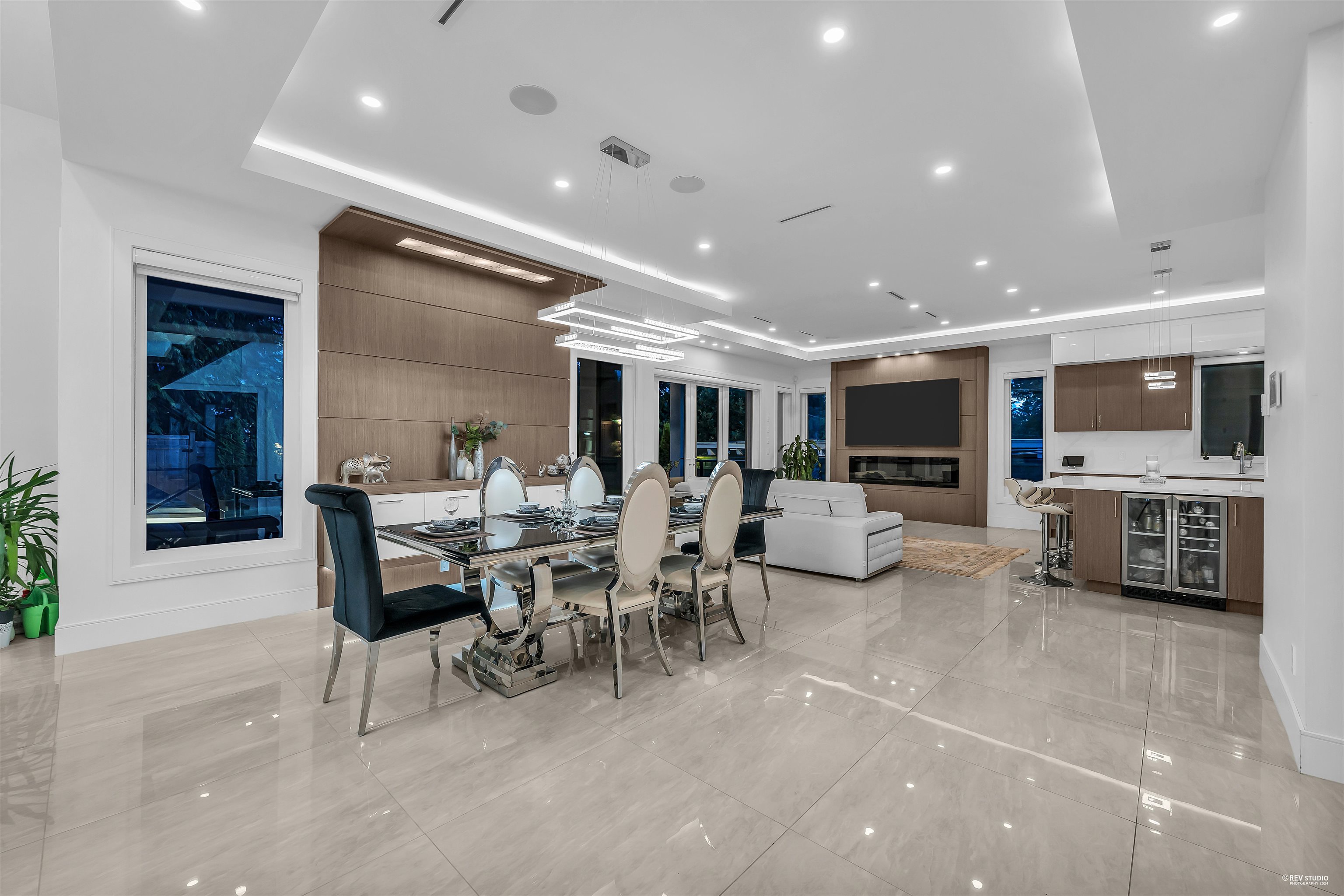Listing image of 929 CANYON BOULEVARD