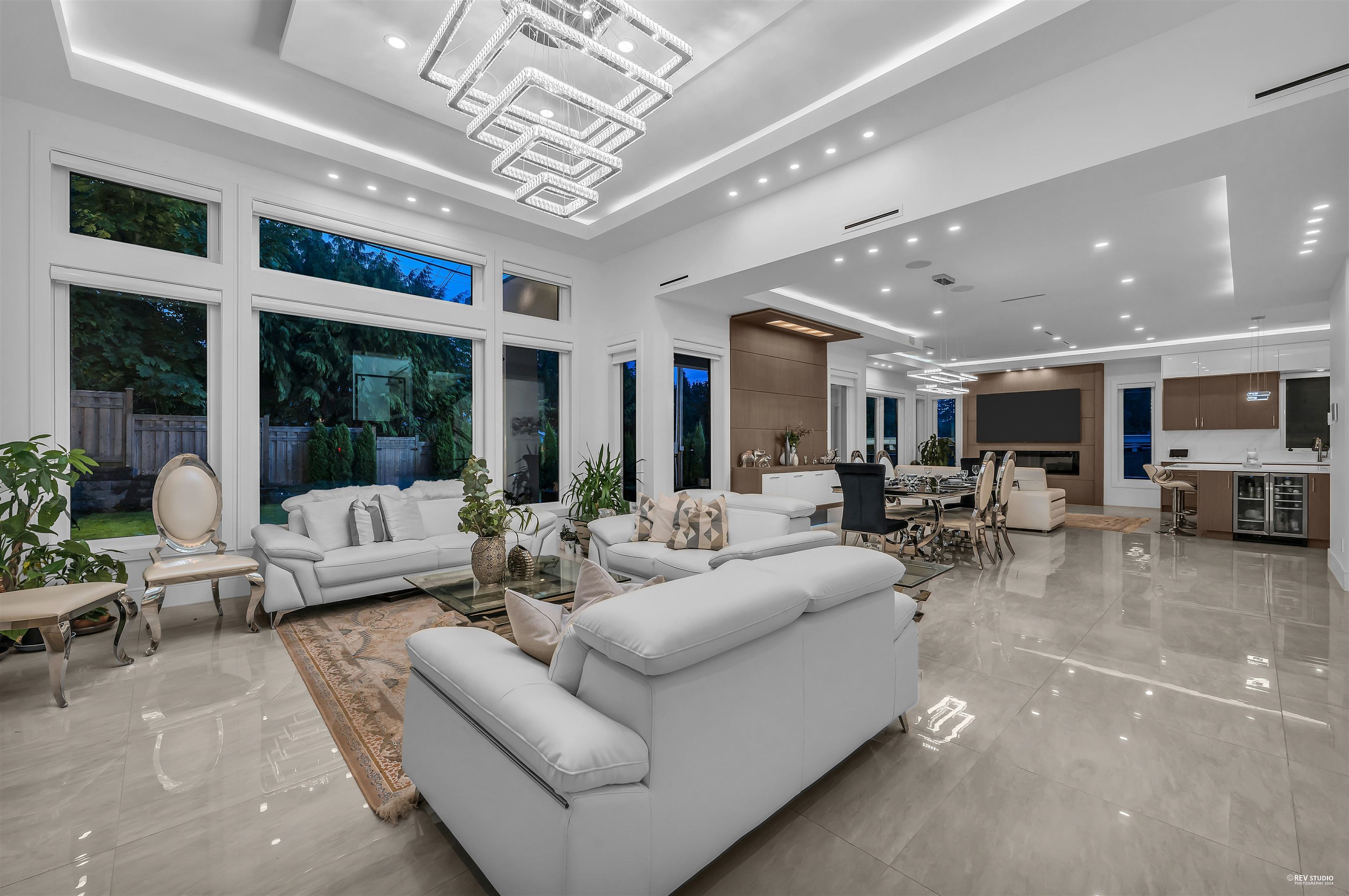 Listing image of 929 CANYON BOULEVARD