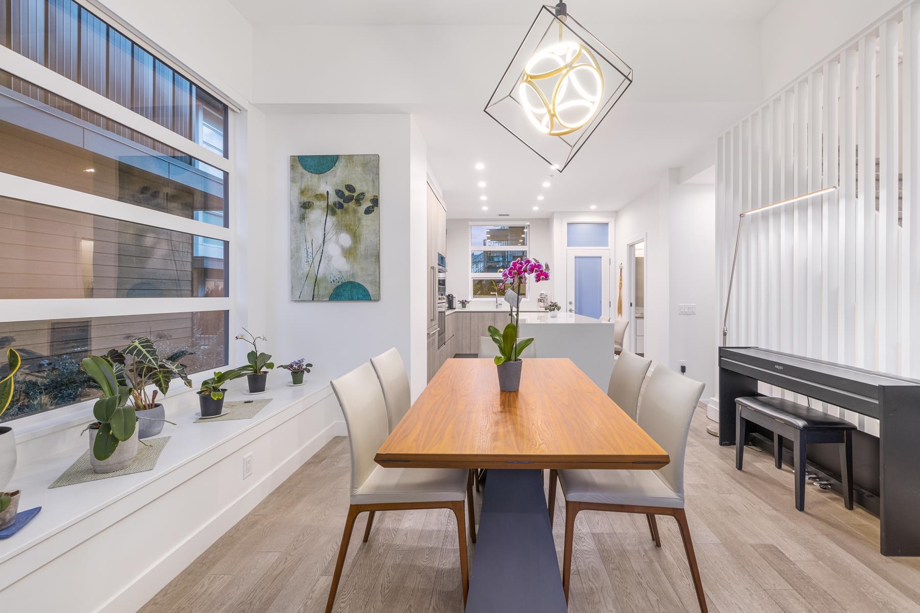 Listing image of 160 2060 CURLING ROAD