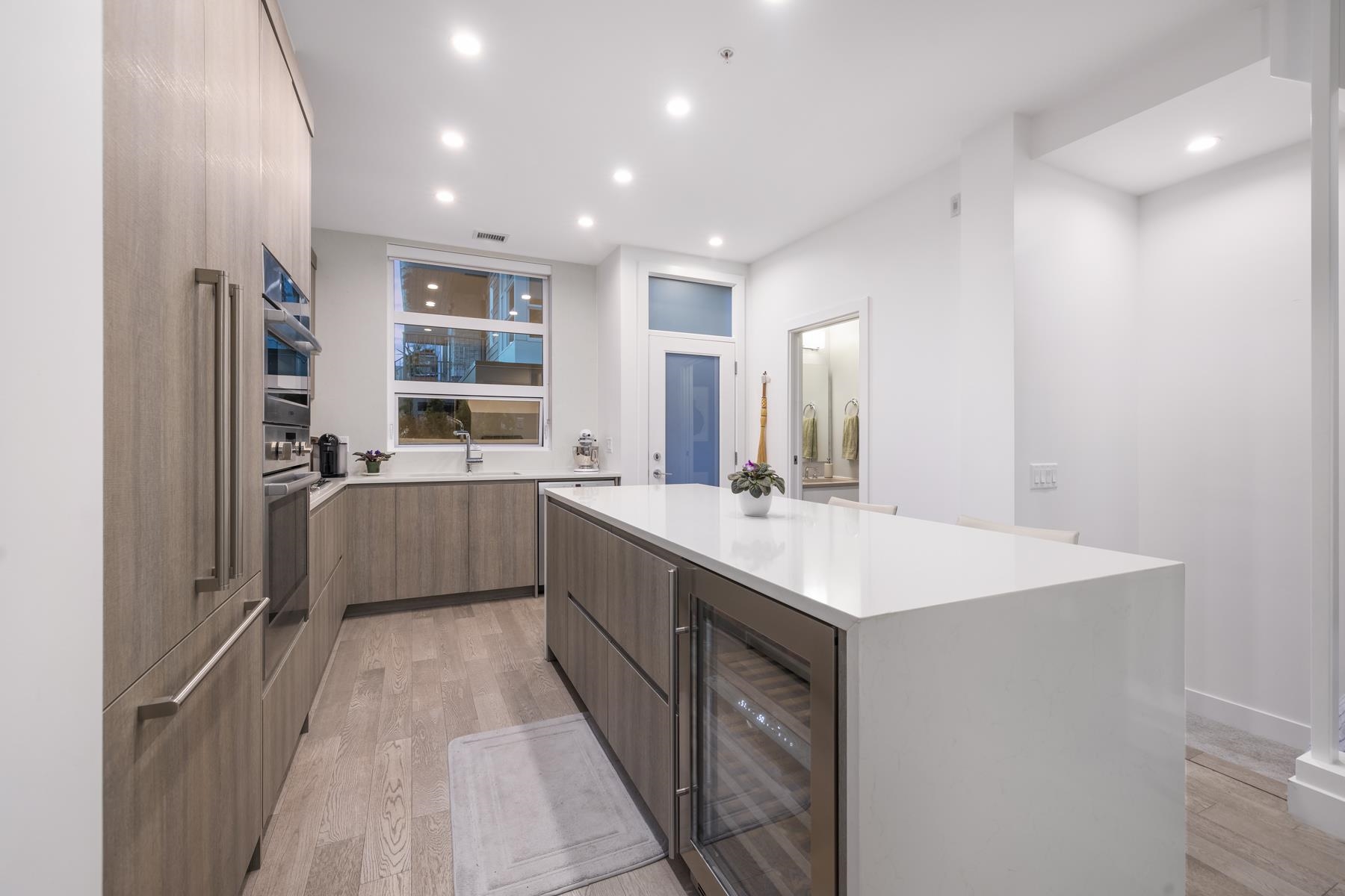 Listing image of 160 2060 CURLING ROAD