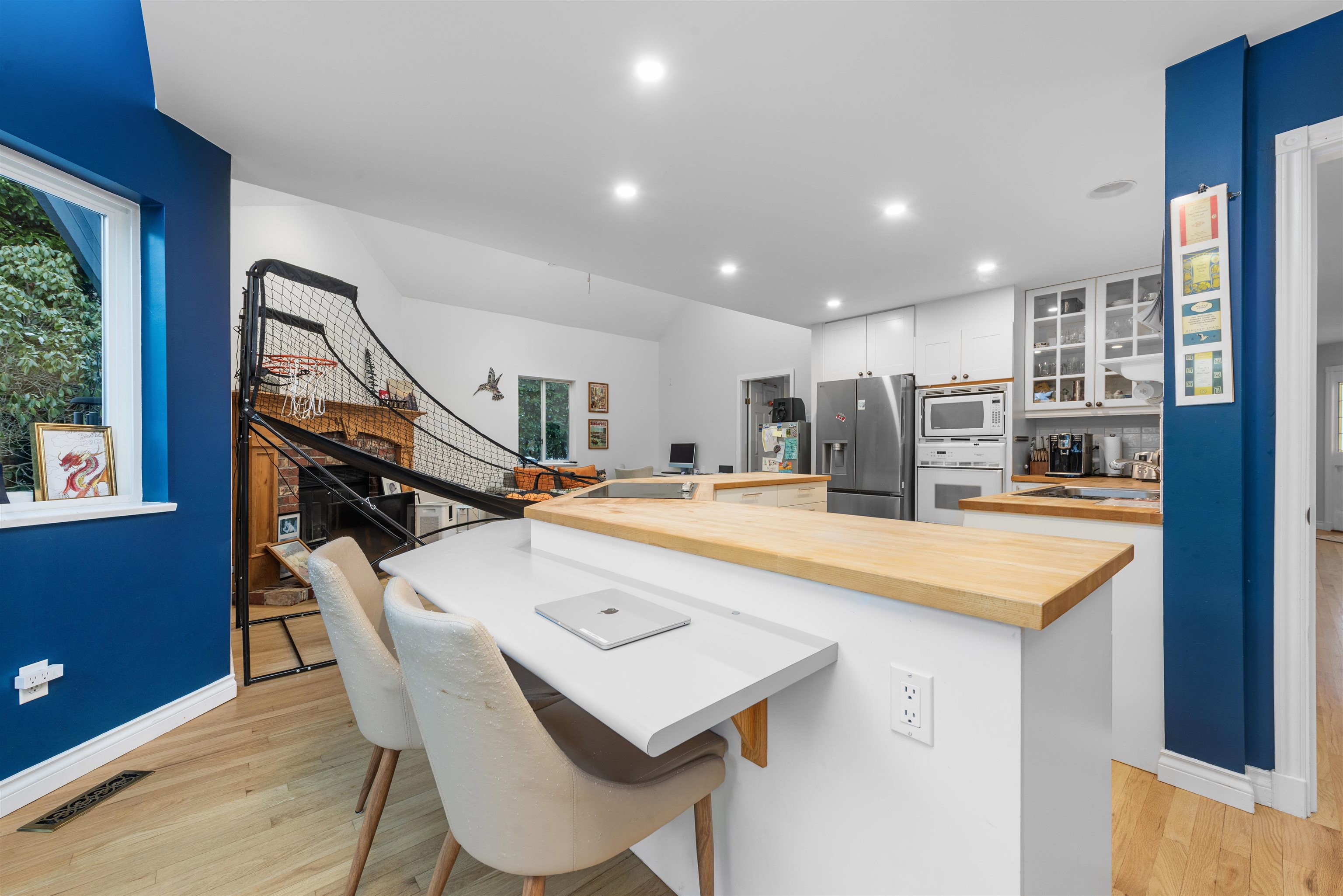 Listing image of 6755 DUFFERIN AVENUE